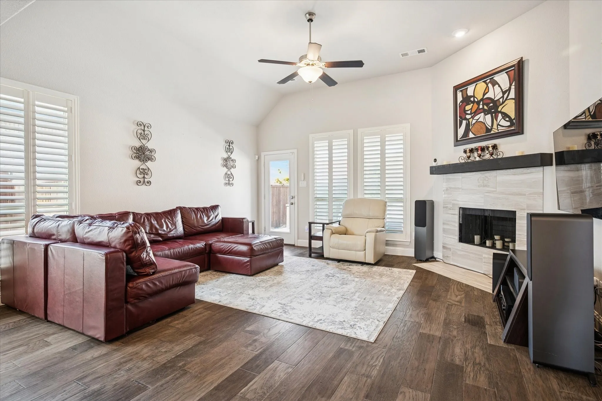 Single Family Residence For Sale in Collin County , 6566 Palo Alto Street, Mc Kinney, Texas 75070, 4 Bedroom, 3 Bathroom, 3 Garage spaces, 2,220 Sqft, built in 2020, mls#21187162, Real Estate Agent in Mc Kinney, Homes For Sale in Collin county, Homes For Sale in Mc Kinney, Realtor in Mc Kinney Texas, Real Estate Brokerage Independent Realty Texas, Luminita Cordes Realtor