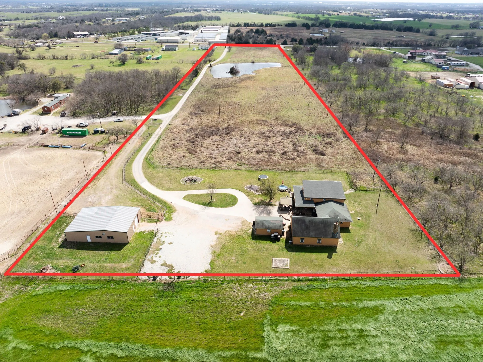 Farm For Sale in Hunt County , 7803 Fm 35, Royse City, Texas 75189, 4 Bedroom, 5 Bathroom, Garage spaces, 4,090 Sqft, built in 1975, Preowned, mls#21190848, Real Estate Agent in Royse City, Homes For Sale in Hunt county, Homes For Sale in Royse City, Realtor in Royse City Texas, Real Estate Brokerage Independent Realty Texas, Luminita Cordes Realtor