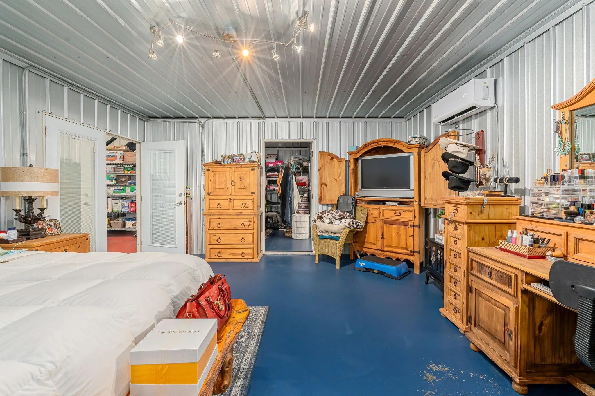 Primary Bedroom with ensuite bath and large walk-in closet