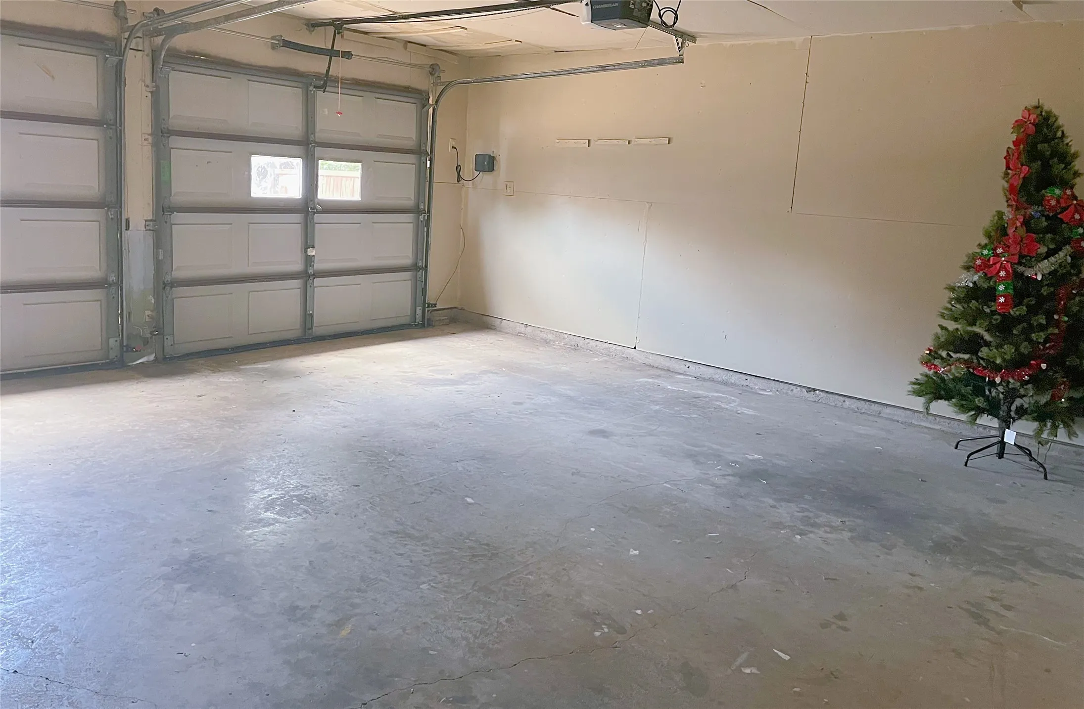 Single Family Residence For Sale in Collin County , 4444 Boston Drive, Plano, Texas 75093, 4 Bedroom, 3 Bathroom, 2 Garage spaces, 2,465 Sqft, built in 1980, mls#21167105, Real Estate Agent in Plano, Homes For Sale in Collin county, Homes For Sale in Plano, Realtor in Plano Texas, Real Estate Brokerage Independent Realty Texas, Luminita Cordes Realtor