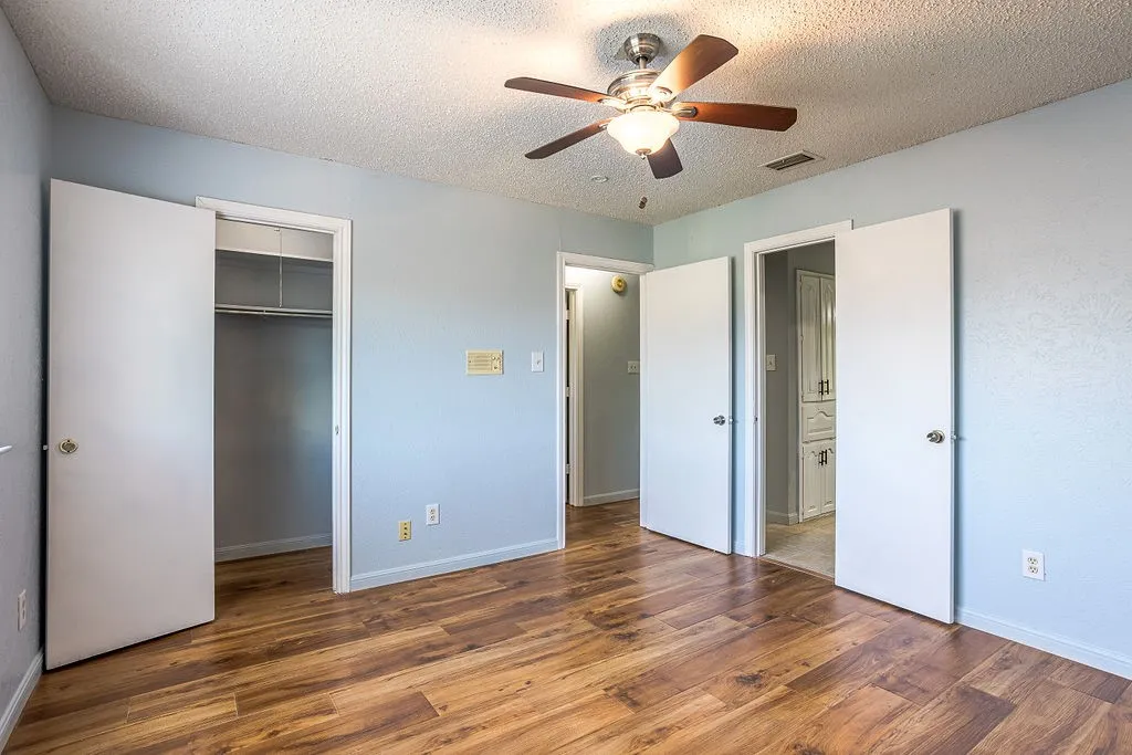 Single Family Residence For Sale in Collin County , 4444 Boston Drive, Plano, Texas 75093, 4 Bedroom, 3 Bathroom, 2 Garage spaces, 2,465 Sqft, built in 1980, mls#21167105, Real Estate Agent in Plano, Homes For Sale in Collin county, Homes For Sale in Plano, Realtor in Plano Texas, Real Estate Brokerage Independent Realty Texas, Luminita Cordes Realtor