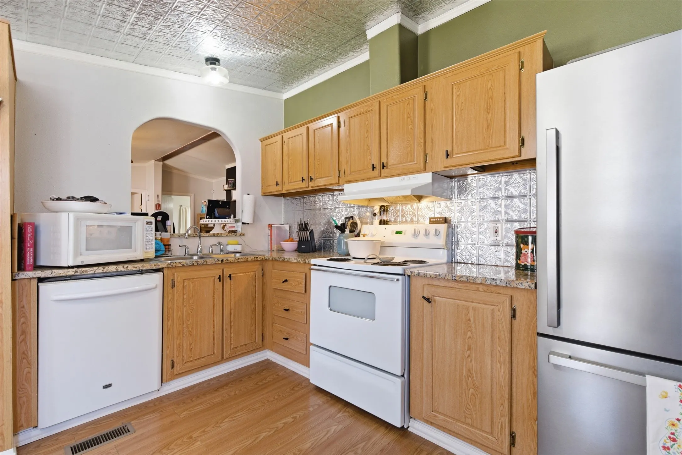 Mobile Home For Sale in Hood County , 3011 Sky Court, Granbury, Texas 76049, 3 Bedroom, 2 Bathroom, Garage spaces, 1,080 Sqft, built in 2001, Preowned, mls#21182129, Real Estate Agent in Granbury, Homes For Sale in Hood county, Homes For Sale in Granbury, Realtor in Granbury Texas, Real Estate Brokerage Independent Realty Texas, Luminita Cordes Realtor