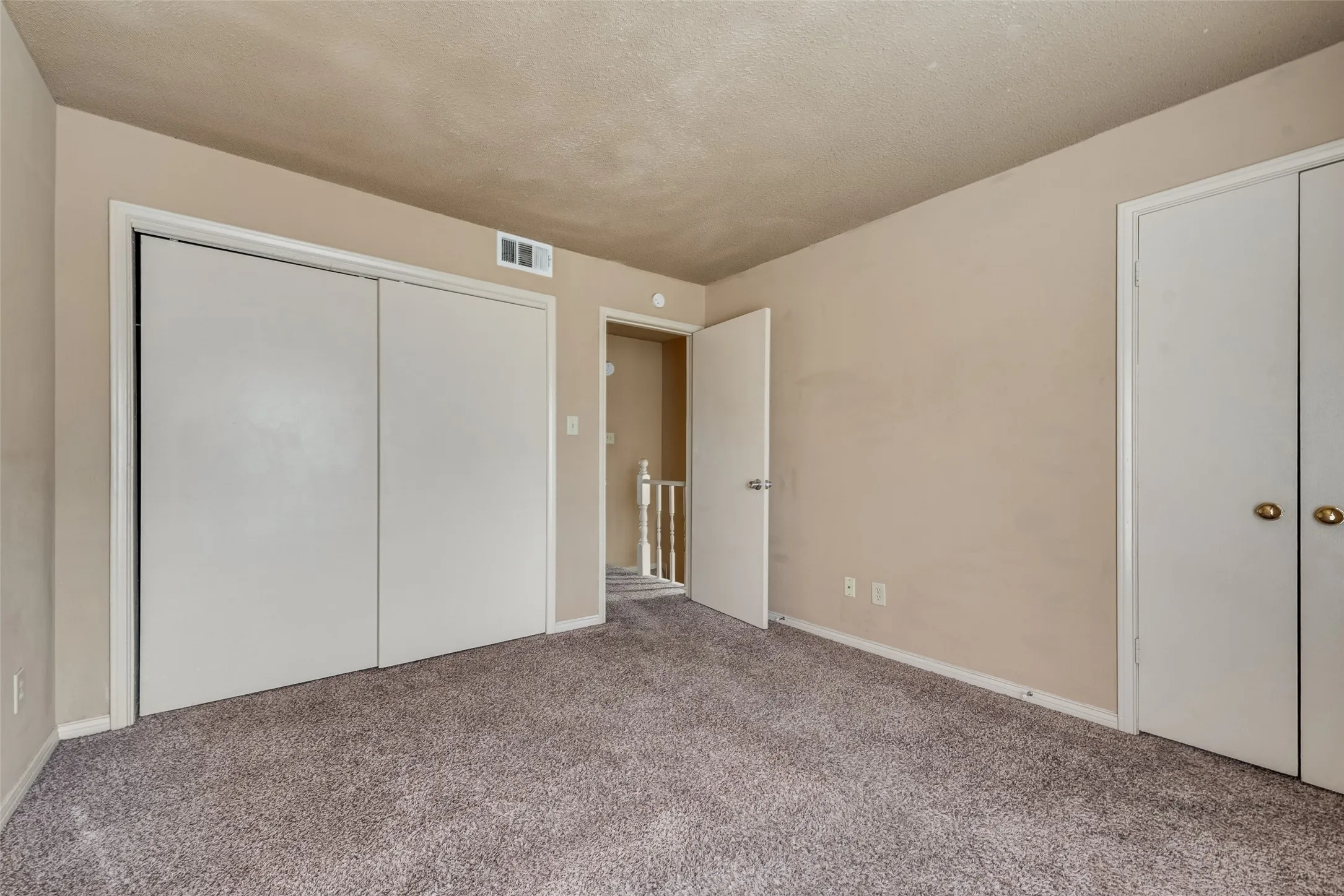 Condominium For Sale in Dallas County , 9801 Royal Lane 703, Dallas, Texas 75231, 2 Bedroom, 3 Bathroom, Garage spaces, 1,111 Sqft, built in 1981, Preowned, mls#21184467, Real Estate Agent in Dallas, Homes For Sale in Dallas county, Homes For Sale in Dallas, Realtor in Dallas Texas, Real Estate Brokerage Independent Realty Texas, Luminita Cordes Realtor