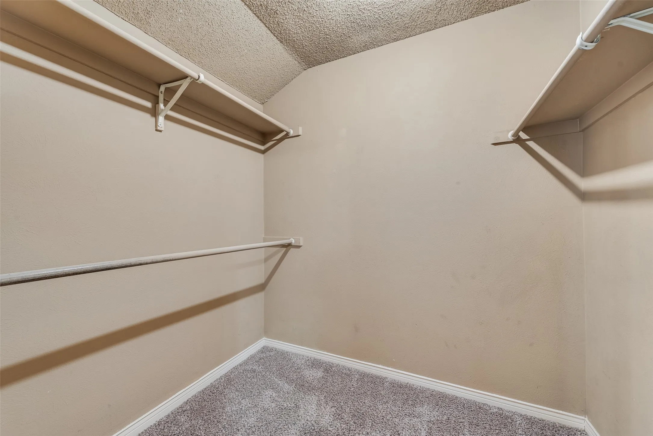Condominium For Sale in Dallas County , 9801 Royal Lane 703, Dallas, Texas 75231, 2 Bedroom, 3 Bathroom, Garage spaces, 1,111 Sqft, built in 1981, Preowned, mls#21184467, Real Estate Agent in Dallas, Homes For Sale in Dallas county, Homes For Sale in Dallas, Realtor in Dallas Texas, Real Estate Brokerage Independent Realty Texas, Luminita Cordes Realtor