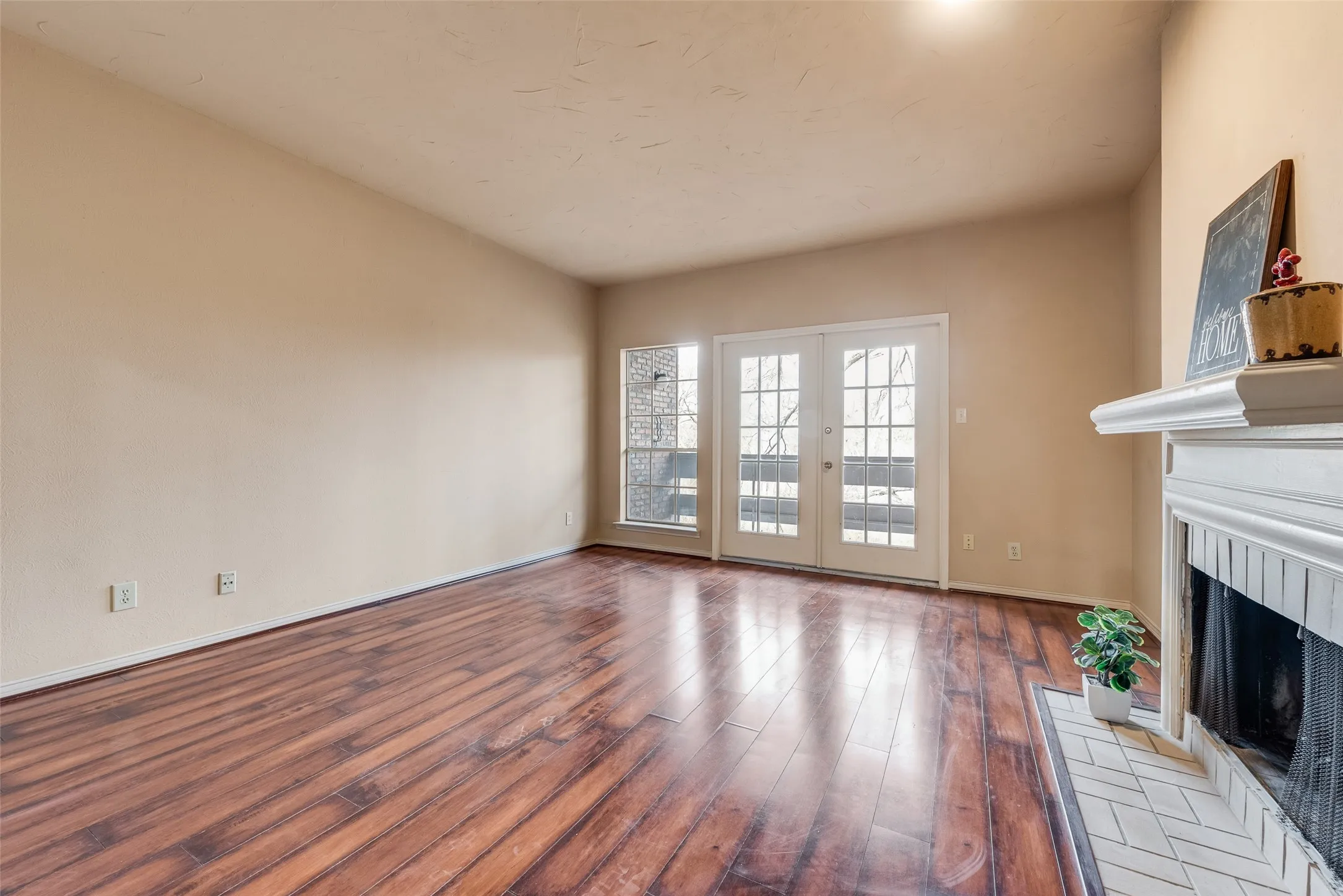Condominium For Sale in Dallas County , 9801 Royal Lane 703, Dallas, Texas 75231, 2 Bedroom, 3 Bathroom, Garage spaces, 1,111 Sqft, built in 1981, Preowned, mls#21184467, Real Estate Agent in Dallas, Homes For Sale in Dallas county, Homes For Sale in Dallas, Realtor in Dallas Texas, Real Estate Brokerage Independent Realty Texas, Luminita Cordes Realtor