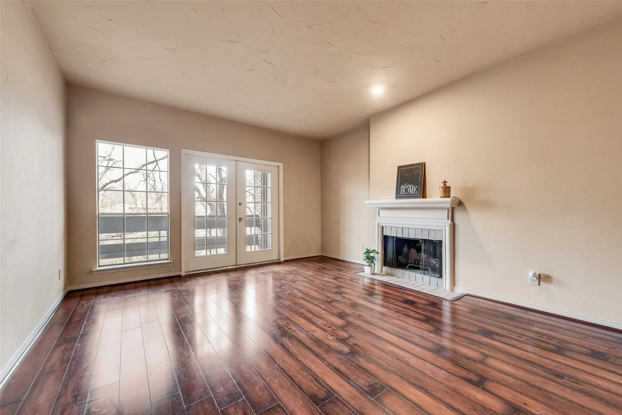 Condominium For Sale in Dallas County , 9801 Royal Lane 703, Dallas, Texas 75231, 2 Bedroom, 3 Bathroom, Garage spaces, 1,111 Sqft, built in 1981, Preowned, mls#21184467, Real Estate Agent in Dallas, Homes For Sale in Dallas county, Homes For Sale in Dallas, Realtor in Dallas Texas, Real Estate Brokerage Independent Realty Texas, Luminita Cordes Realtor