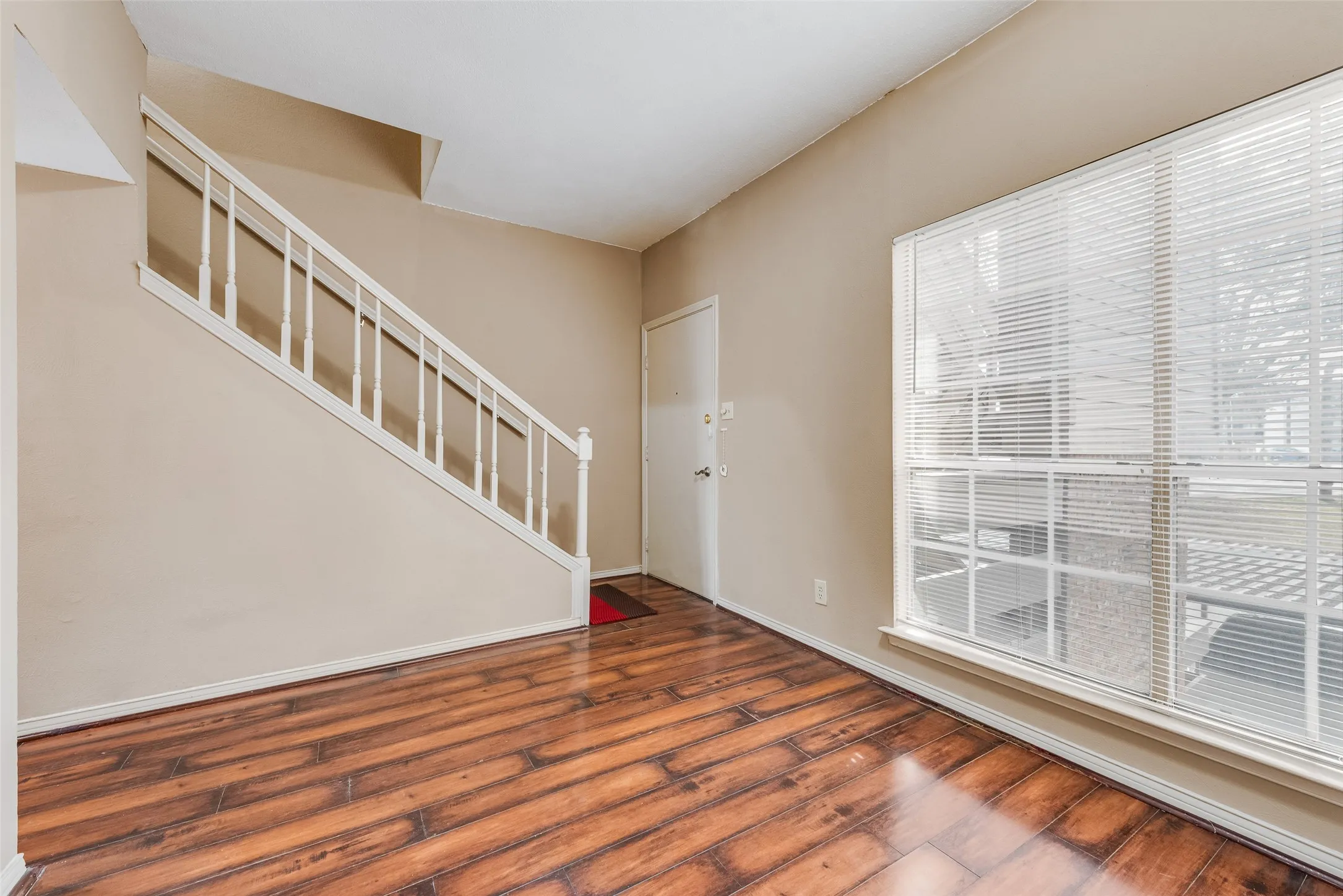 Condominium For Sale in Dallas County , 9801 Royal Lane 703, Dallas, Texas 75231, 2 Bedroom, 3 Bathroom, Garage spaces, 1,111 Sqft, built in 1981, Preowned, mls#21184467, Real Estate Agent in Dallas, Homes For Sale in Dallas county, Homes For Sale in Dallas, Realtor in Dallas Texas, Real Estate Brokerage Independent Realty Texas, Luminita Cordes Realtor