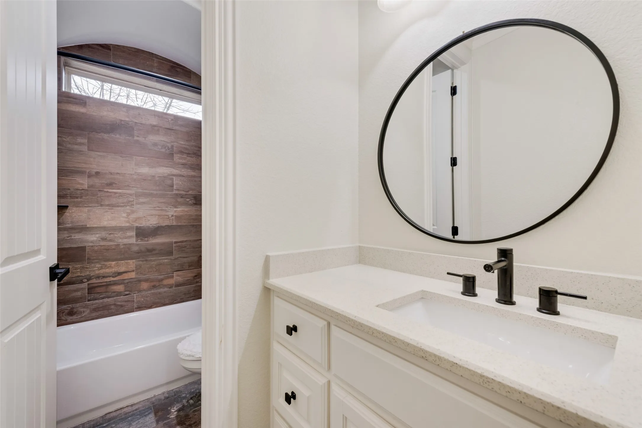 secondary bathroom downstairs.