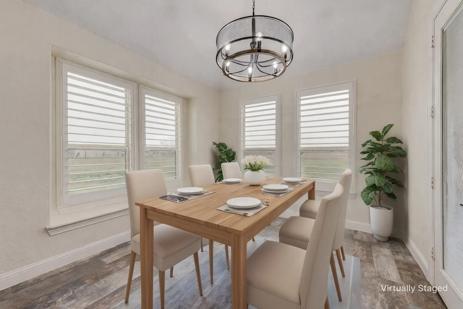Breakfast room.