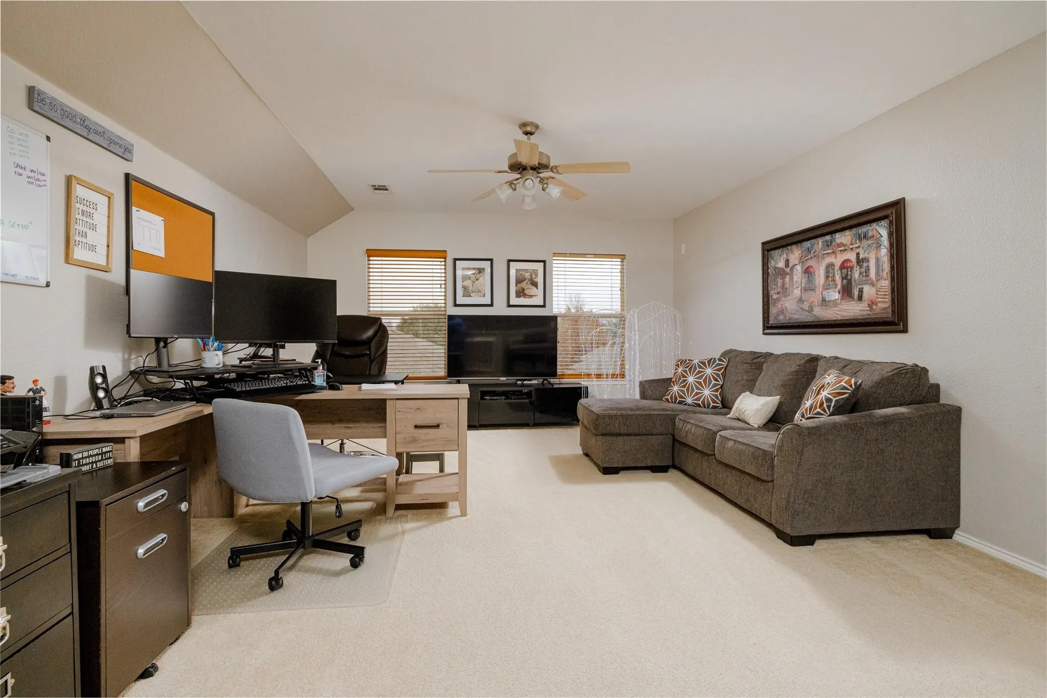 Single Family Residence For Sale in Denton County , 1627 Heron Drive, Aubrey, Texas 76227, 3 Bedroom, 3 Bathroom, 2 Garage spaces, 2,266 Sqft, built in 2004, Preowned, mls#21190618, Real Estate Agent in Aubrey, Homes For Sale in Denton county, Homes For Sale in Aubrey, Realtor in Aubrey Texas, Real Estate Brokerage Independent Realty Texas, Luminita Cordes Realtor
