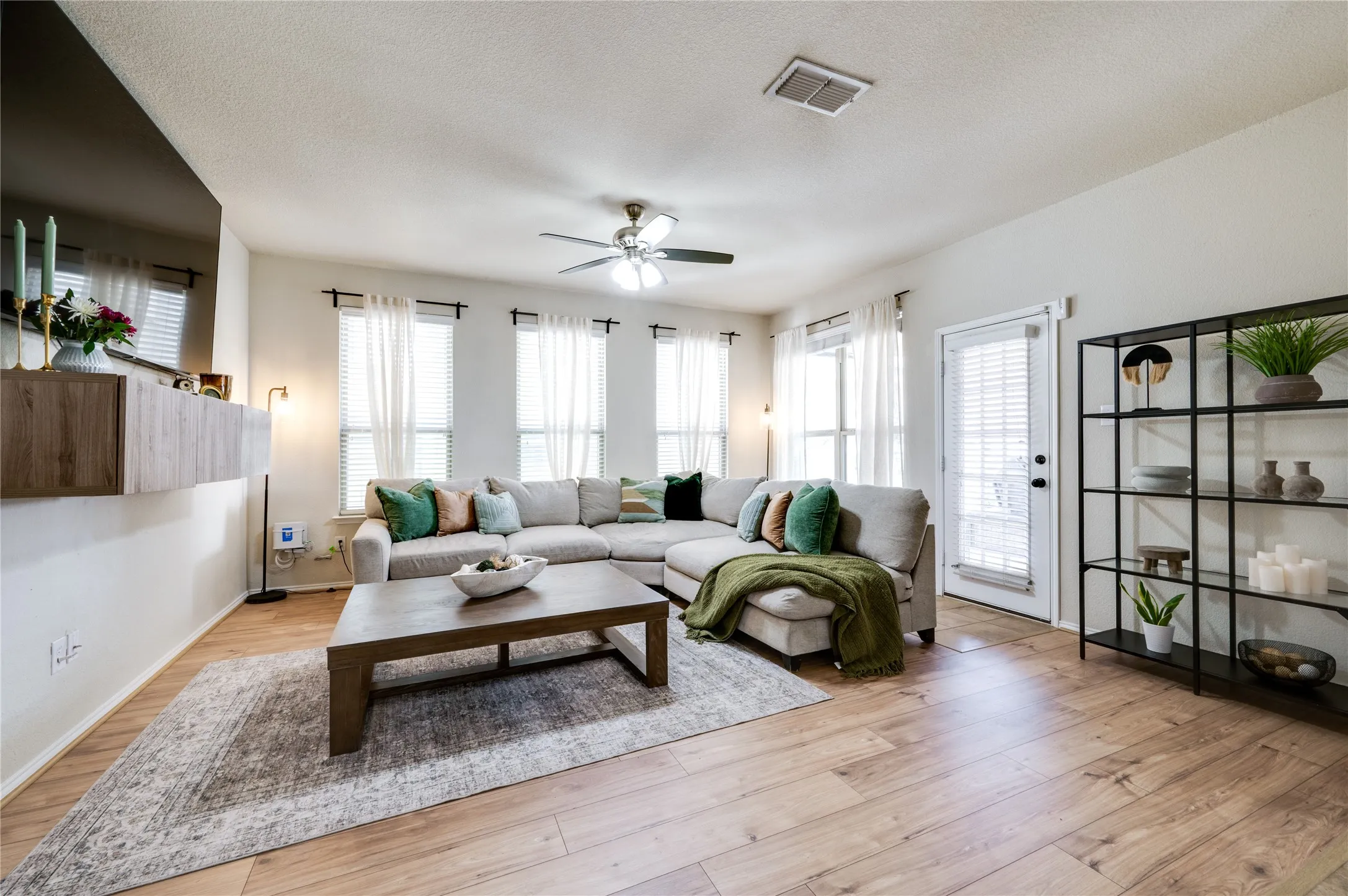 Single Family Residence For Sale in Denton County , 1120 Black Cherry Drive, Aubrey, Texas 76227, 4 Bedroom, 3 Bathroom, 2 Garage spaces, 2,631 Sqft, built in 2014, Preowned, mls#21176508, Real Estate Agent in Aubrey, Homes For Sale in Denton county, Homes For Sale in Aubrey, Realtor in Aubrey Texas, Real Estate Brokerage Independent Realty Texas, Luminita Cordes Realtor