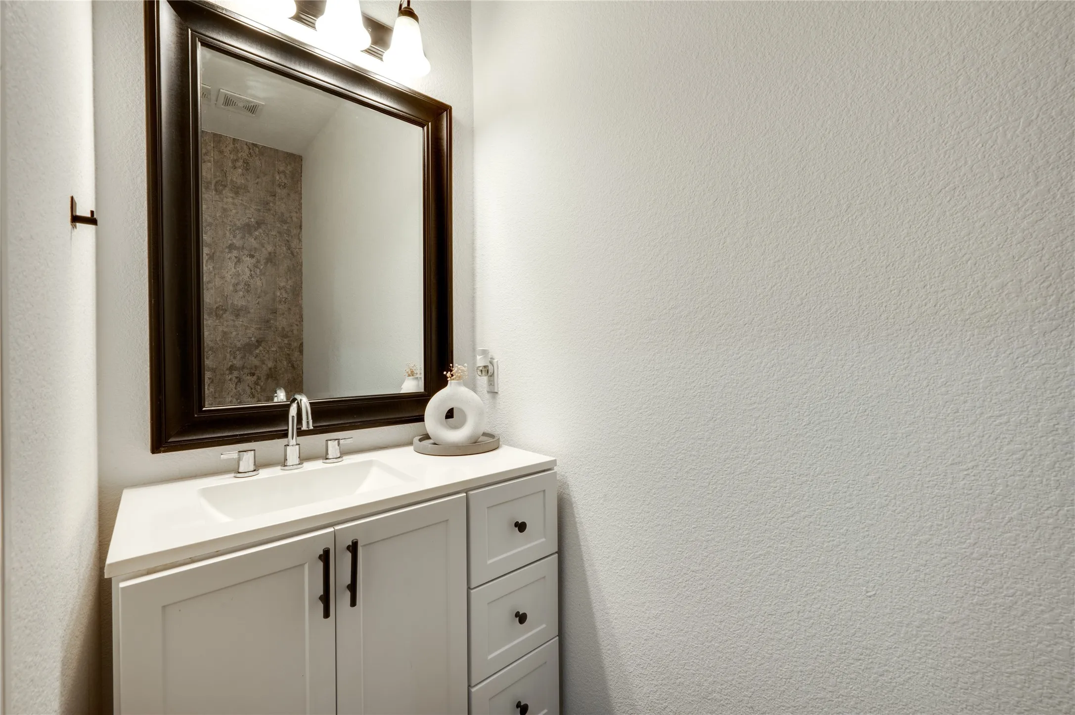 Single Family Residence For Sale in Denton County , 1120 Black Cherry Drive, Aubrey, Texas 76227, 4 Bedroom, 3 Bathroom, 2 Garage spaces, 2,631 Sqft, built in 2014, Preowned, mls#21176508, Real Estate Agent in Aubrey, Homes For Sale in Denton county, Homes For Sale in Aubrey, Realtor in Aubrey Texas, Real Estate Brokerage Independent Realty Texas, Luminita Cordes Realtor