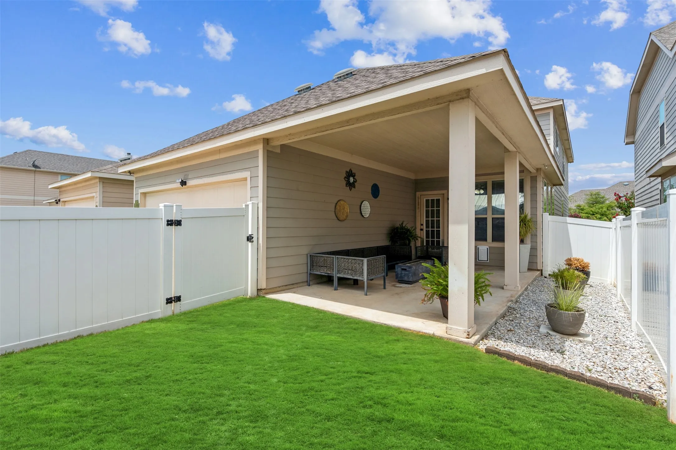 Single Family Residence For Sale in Denton County , 1120 Black Cherry Drive, Aubrey, Texas 76227, 4 Bedroom, 3 Bathroom, 2 Garage spaces, 2,631 Sqft, built in 2014, Preowned, mls#21176508, Real Estate Agent in Aubrey, Homes For Sale in Denton county, Homes For Sale in Aubrey, Realtor in Aubrey Texas, Real Estate Brokerage Independent Realty Texas, Luminita Cordes Realtor