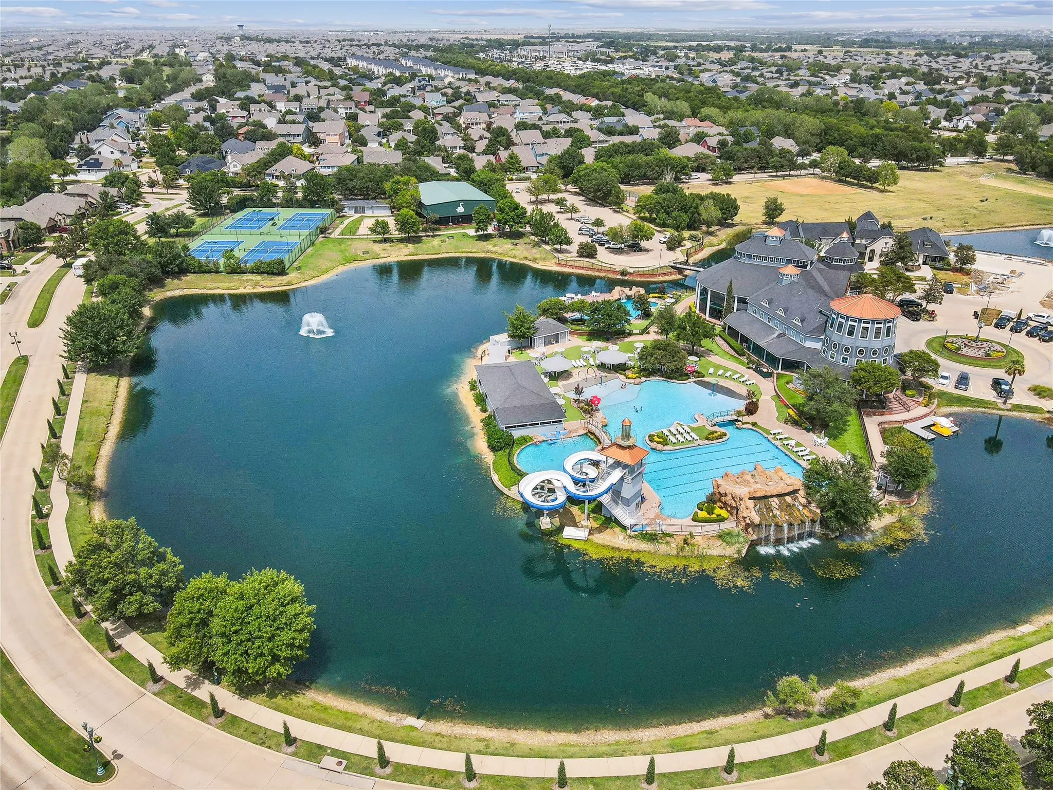 Single Family Residence For Sale in Denton County , 1120 Black Cherry Drive, Aubrey, Texas 76227, 4 Bedroom, 3 Bathroom, 2 Garage spaces, 2,631 Sqft, built in 2014, Preowned, mls#21176508, Real Estate Agent in Aubrey, Homes For Sale in Denton county, Homes For Sale in Aubrey, Realtor in Aubrey Texas, Real Estate Brokerage Independent Realty Texas, Luminita Cordes Realtor