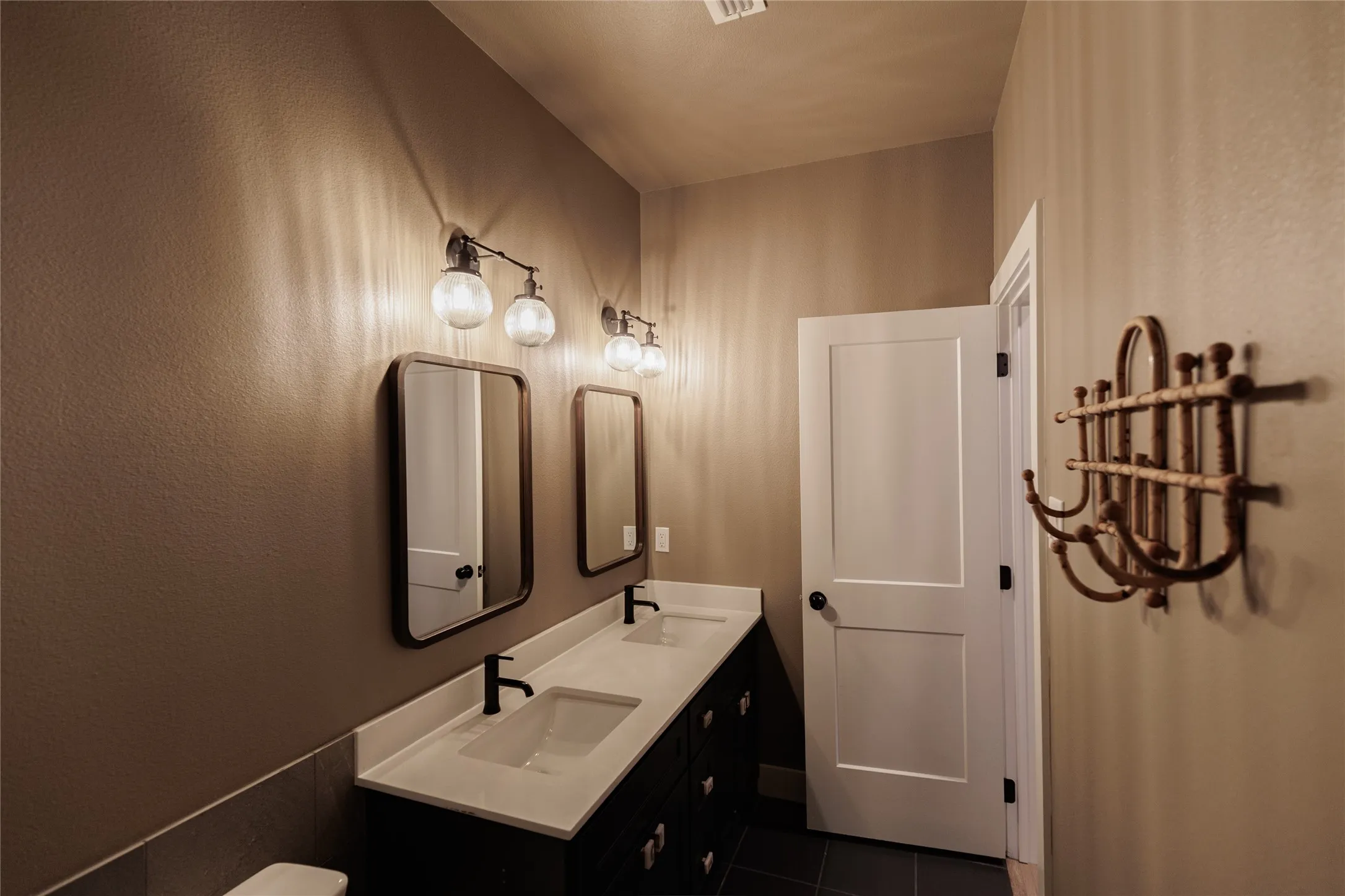 Single Family Residence For Sale in Wise County , 500 County Road 2745, Decatur, Texas 76234, 4 Bedroom, 2 Bathroom, Garage spaces, 2,408 Sqft, built in 2023, Preowned, mls#21189139, Real Estate Agent in Decatur, Homes For Sale in Wise county, Homes For Sale in Decatur, Realtor in Decatur Texas, Real Estate Brokerage Independent Realty Texas, Luminita Cordes Realtor