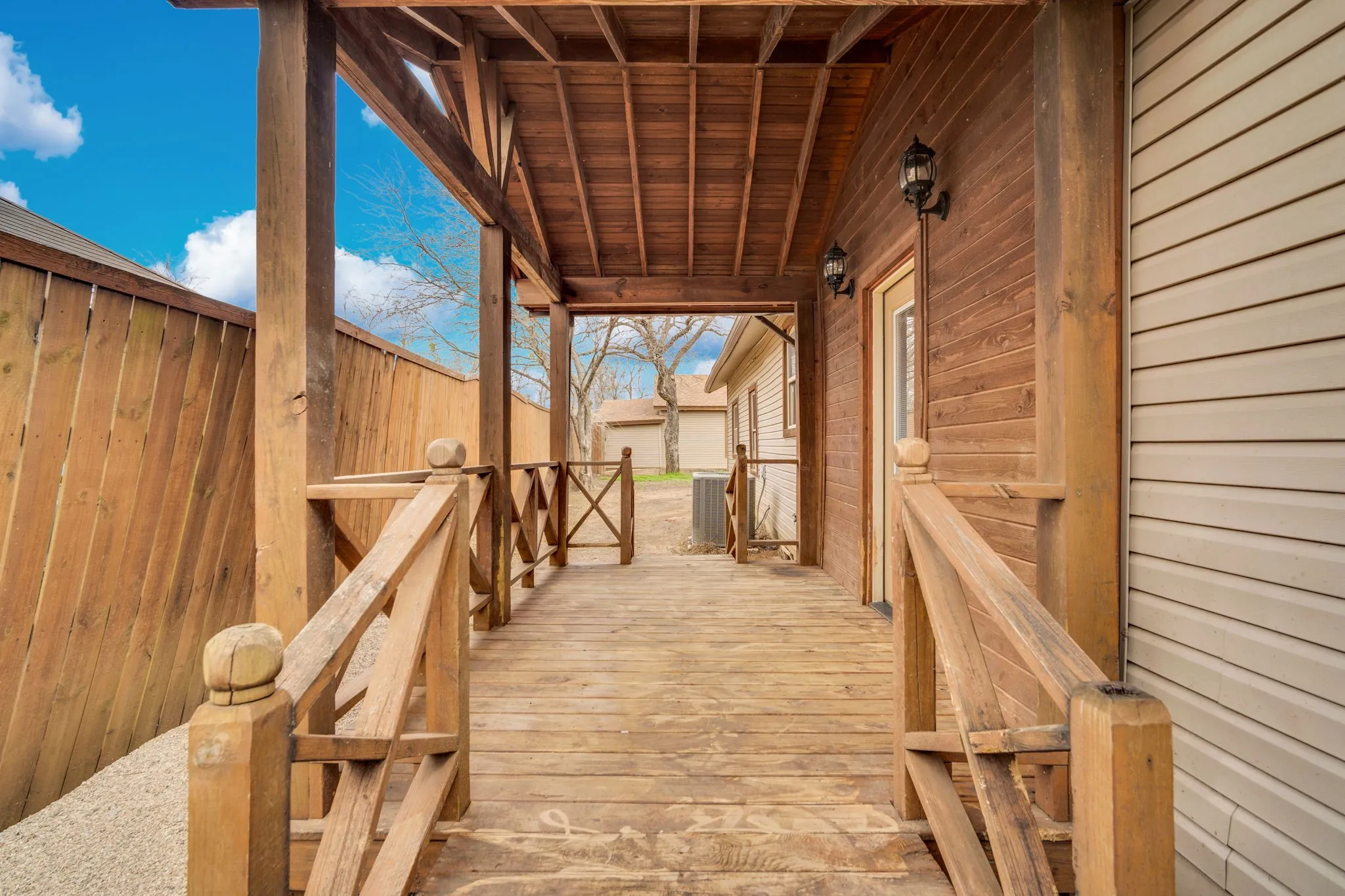 Single Family Residence For Sale in Johnson County , 200 W Davis Avenue, Alvarado, Texas 76009, 4 Bedroom, 2 Bathroom, 2 Garage spaces, 1,657 Sqft, built in 1955, Preowned, mls#21183703, Real Estate Agent in Alvarado, Homes For Sale in Johnson county, Homes For Sale in Alvarado, Realtor in Alvarado Texas, Real Estate Brokerage Independent Realty Texas, Luminita Cordes Realtor
