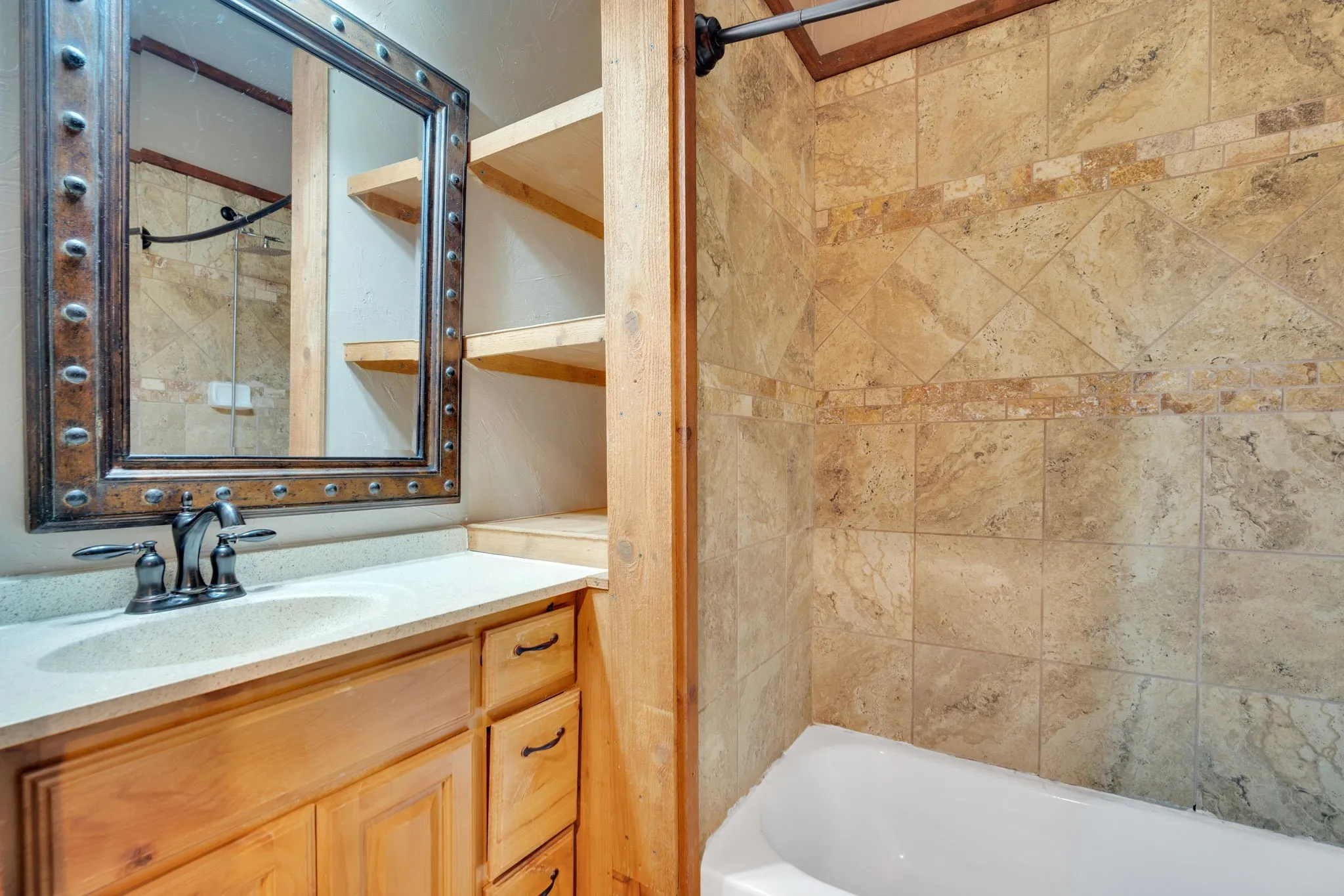 Single Family Residence For Sale in Johnson County , 200 W Davis Avenue, Alvarado, Texas 76009, 4 Bedroom, 2 Bathroom, 2 Garage spaces, 1,657 Sqft, built in 1955, Preowned, mls#21183703, Real Estate Agent in Alvarado, Homes For Sale in Johnson county, Homes For Sale in Alvarado, Realtor in Alvarado Texas, Real Estate Brokerage Independent Realty Texas, Luminita Cordes Realtor