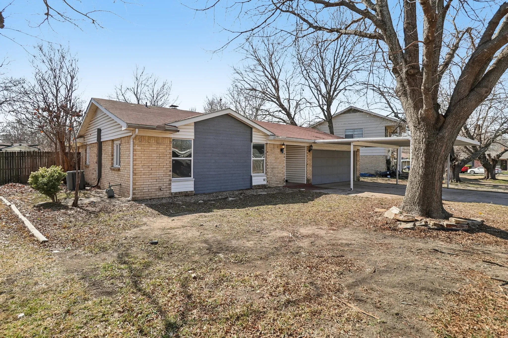 Single Family Residence For Sale in Tarrant County , 245 Straw Road, Saginaw, Texas 76179, 3 Bedroom, 2 Bathroom, 2 Garage spaces, 1,645 Sqft, built in 1968, mls#21156283, Real Estate Agent in Saginaw, Homes For Sale in Tarrant county, Homes For Sale in Saginaw, Realtor in Saginaw Texas, Real Estate Brokerage Independent Realty Texas, Luminita Cordes Realtor