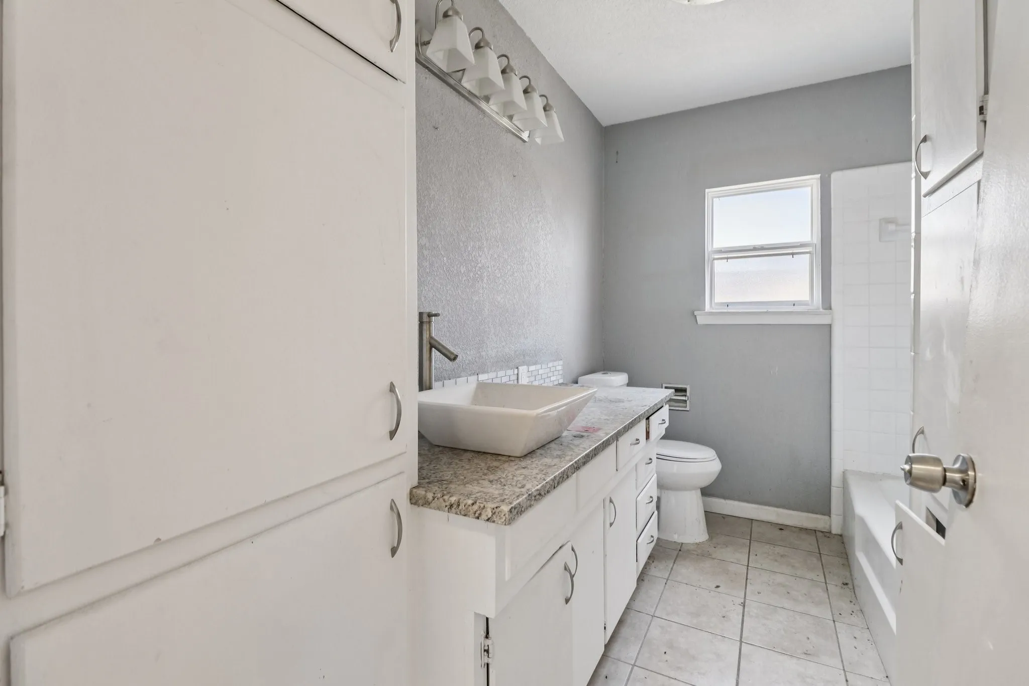 Single Family Residence For Sale in Tarrant County , 245 Straw Road, Saginaw, Texas 76179, 3 Bedroom, 2 Bathroom, 2 Garage spaces, 1,645 Sqft, built in 1968, mls#21156283, Real Estate Agent in Saginaw, Homes For Sale in Tarrant county, Homes For Sale in Saginaw, Realtor in Saginaw Texas, Real Estate Brokerage Independent Realty Texas, Luminita Cordes Realtor