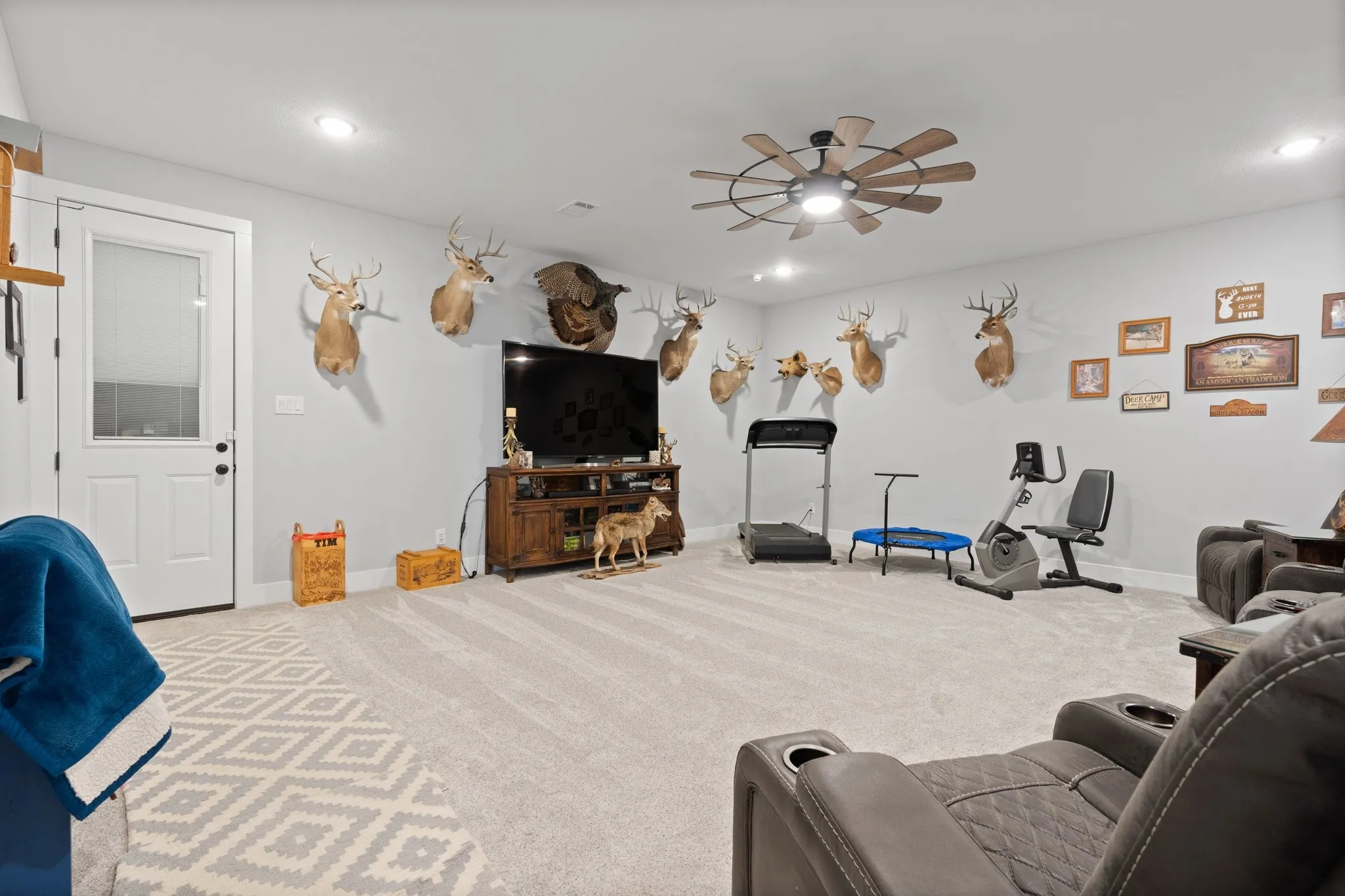 Den/second living room