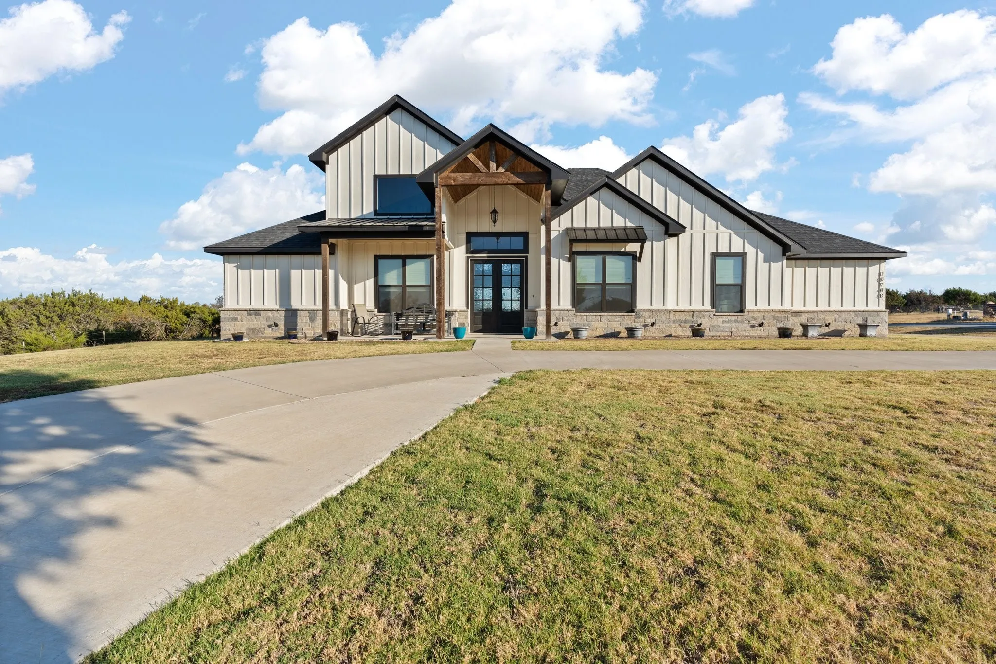 Single Family Residence For Sale in Johnson County , 10748 W Fm 4, Godley, Texas 76044, 3 Bedroom, 3 Bathroom, 1 Garage spaces, 3,239 Sqft, built in 2022, mls#21190270, Real Estate Agent in Godley, Homes For Sale in Johnson county, Homes For Sale in Godley, Realtor in Godley Texas, Real Estate Brokerage Independent Realty Texas, Luminita Cordes Realtor