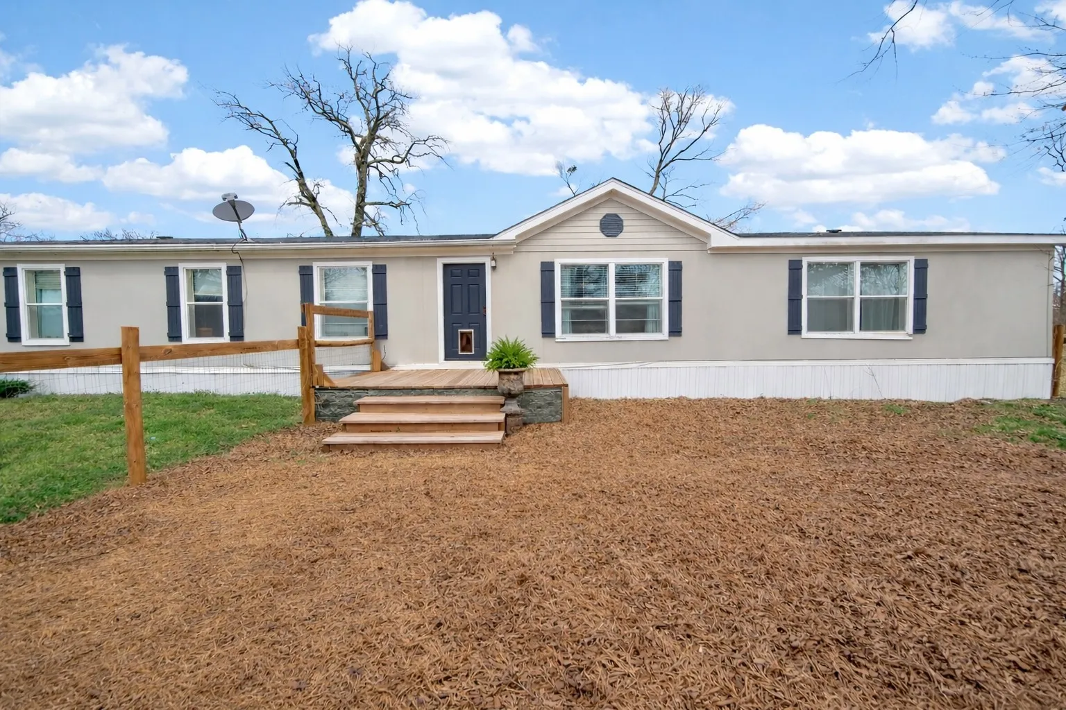 Manufactured Home For Sale in Van Zandt County , 743 VZ County Road 4222, Athens, Texas 75752, 3 Bedroom, 2 Bathroom, Garage spaces, 2,184 Sqft, built in 1999, Preowned, mls#21191158, Real Estate Agent in Athens, Homes For Sale in Van Zandt county, Homes For Sale in Athens, Realtor in Athens Texas, Real Estate Brokerage Independent Realty Texas, Luminita Cordes Realtor