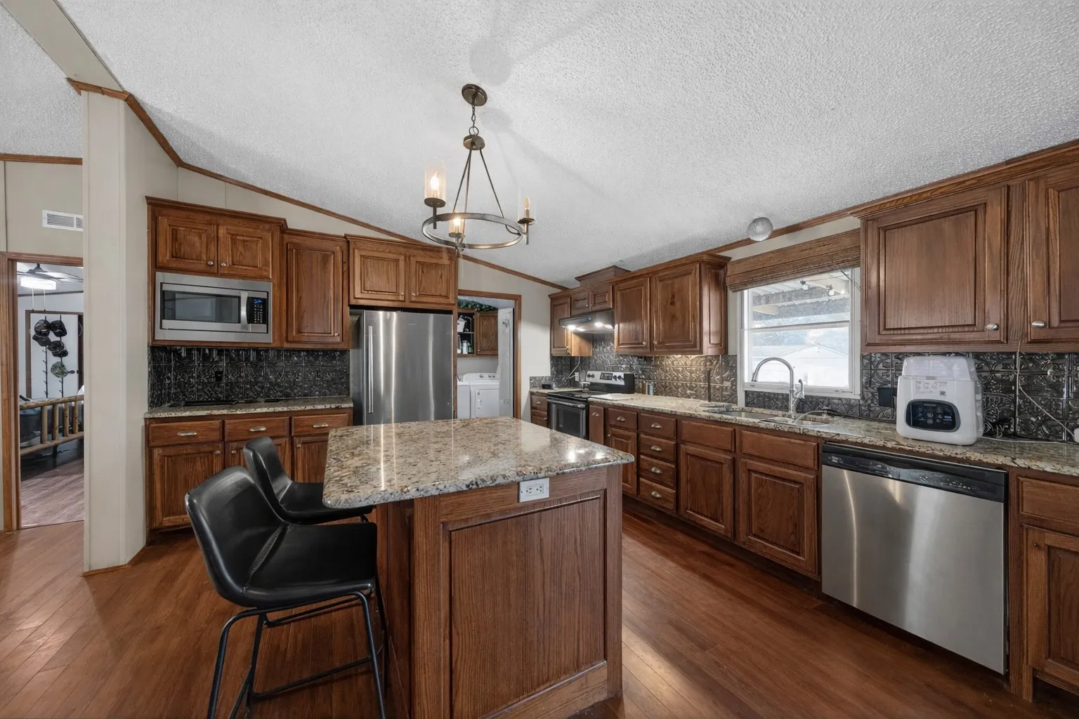 Manufactured Home For Sale in Van Zandt County , 743 VZ County Road 4222, Athens, Texas 75752, 3 Bedroom, 2 Bathroom, Garage spaces, 2,184 Sqft, built in 1999, Preowned, mls#21191158, Real Estate Agent in Athens, Homes For Sale in Van Zandt county, Homes For Sale in Athens, Realtor in Athens Texas, Real Estate Brokerage Independent Realty Texas, Luminita Cordes Realtor