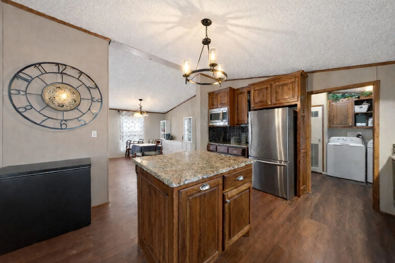 Manufactured Home For Sale in Van Zandt County , 743 VZ County Road 4222, Athens, Texas 75752, 3 Bedroom, 2 Bathroom, Garage spaces, 2,184 Sqft, built in 1999, Preowned, mls#21191158, Real Estate Agent in Athens, Homes For Sale in Van Zandt county, Homes For Sale in Athens, Realtor in Athens Texas, Real Estate Brokerage Independent Realty Texas, Luminita Cordes Realtor