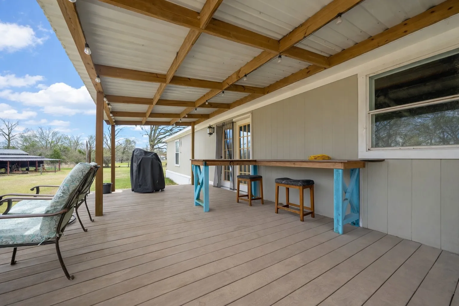 Manufactured Home For Sale in Van Zandt County , 743 VZ County Road 4222, Athens, Texas 75752, 3 Bedroom, 2 Bathroom, Garage spaces, 2,184 Sqft, built in 1999, Preowned, mls#21191158, Real Estate Agent in Athens, Homes For Sale in Van Zandt county, Homes For Sale in Athens, Realtor in Athens Texas, Real Estate Brokerage Independent Realty Texas, Luminita Cordes Realtor