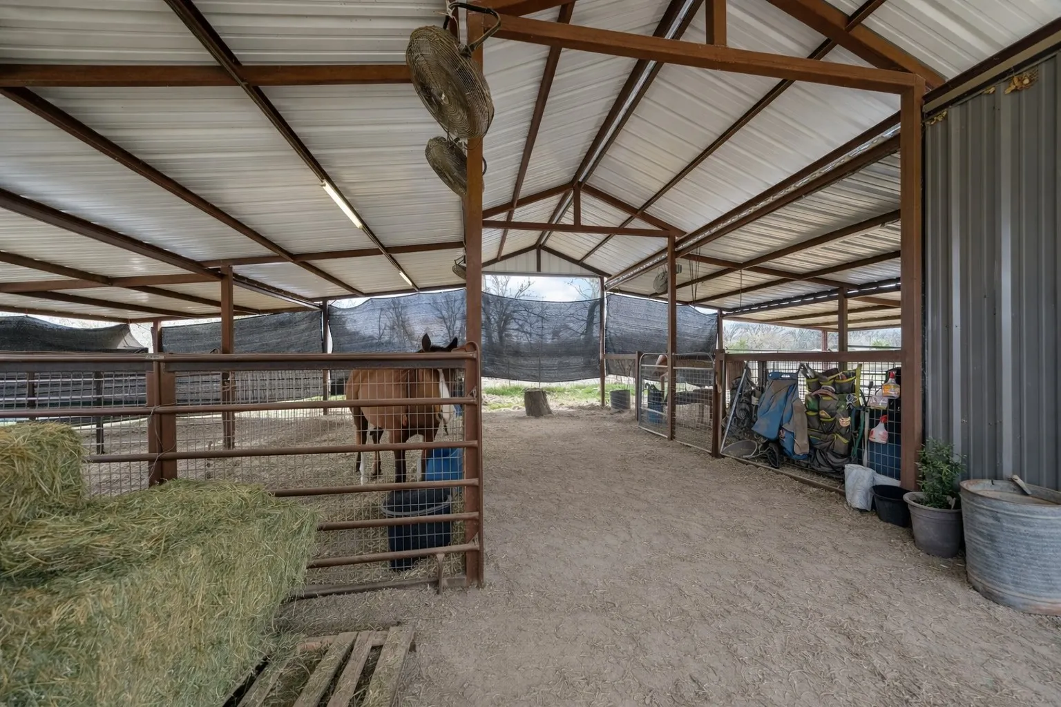 Manufactured Home For Sale in Van Zandt County , 743 VZ County Road 4222, Athens, Texas 75752, 3 Bedroom, 2 Bathroom, Garage spaces, 2,184 Sqft, built in 1999, Preowned, mls#21191158, Real Estate Agent in Athens, Homes For Sale in Van Zandt county, Homes For Sale in Athens, Realtor in Athens Texas, Real Estate Brokerage Independent Realty Texas, Luminita Cordes Realtor