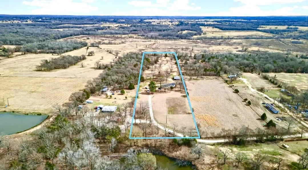 Manufactured Home For Sale in Van Zandt County , 743 VZ County Road 4222, Athens, Texas 75752, 3 Bedroom, 2 Bathroom, Garage spaces, 2,184 Sqft, built in 1999, Preowned, mls#21191158, Real Estate Agent in Athens, Homes For Sale in Van Zandt county, Homes For Sale in Athens, Realtor in Athens Texas, Real Estate Brokerage Independent Realty Texas, Luminita Cordes Realtor
