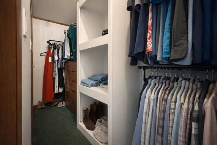 Manufactured Home For Sale in Van Zandt County , 743 VZ County Road 4222, Athens, Texas 75752, 3 Bedroom, 2 Bathroom, Garage spaces, 2,184 Sqft, built in 1999, Preowned, mls#21191158, Real Estate Agent in Athens, Homes For Sale in Van Zandt county, Homes For Sale in Athens, Realtor in Athens Texas, Real Estate Brokerage Independent Realty Texas, Luminita Cordes Realtor
