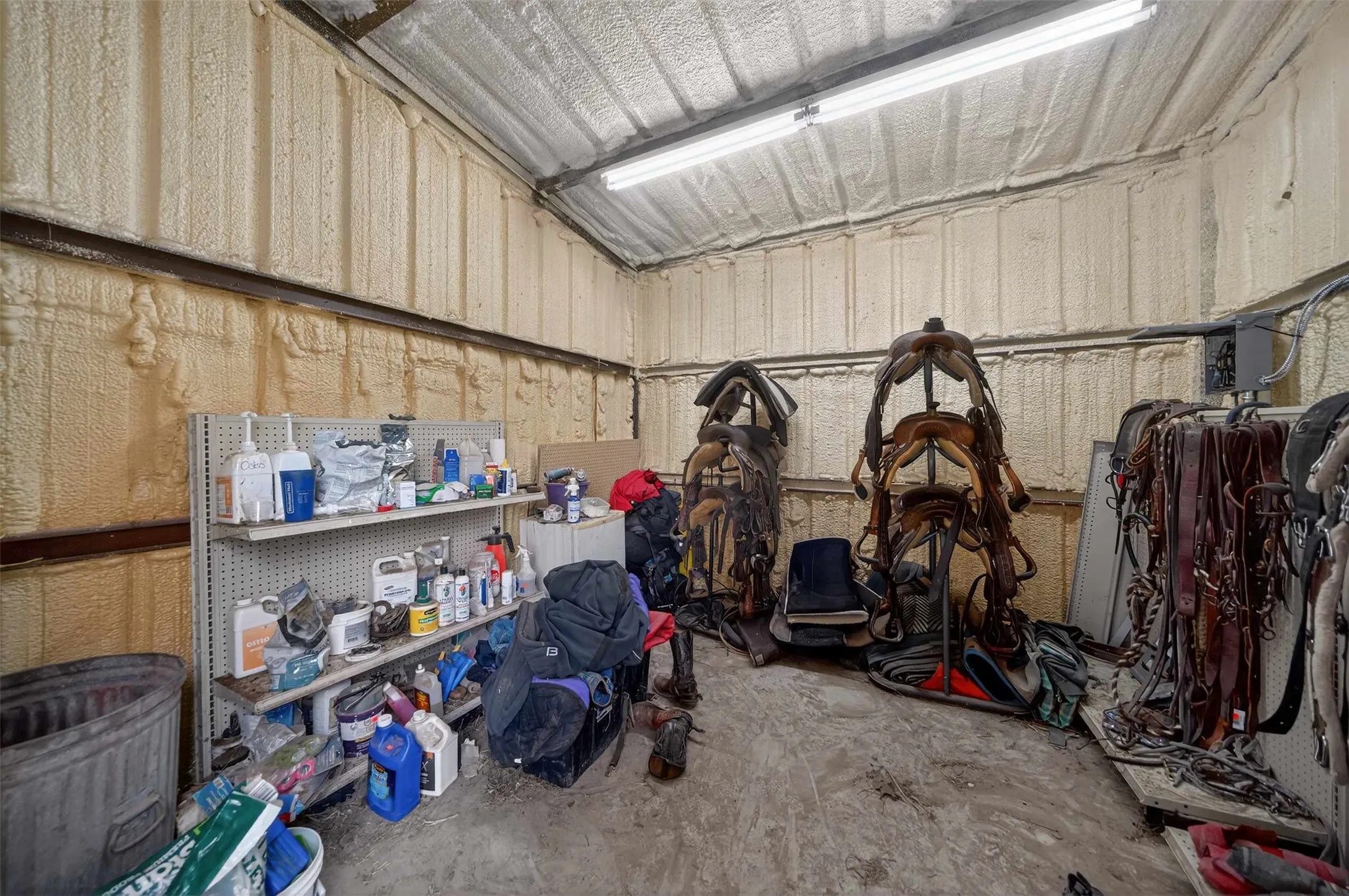 Manufactured Home For Sale in Van Zandt County , 743 VZ County Road 4222, Athens, Texas 75752, 3 Bedroom, 2 Bathroom, Garage spaces, 2,184 Sqft, built in 1999, Preowned, mls#21191158, Real Estate Agent in Athens, Homes For Sale in Van Zandt county, Homes For Sale in Athens, Realtor in Athens Texas, Real Estate Brokerage Independent Realty Texas, Luminita Cordes Realtor