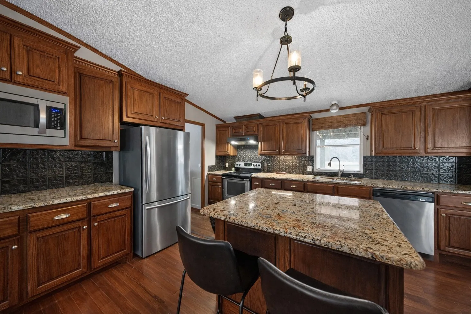 Manufactured Home For Sale in Van Zandt County , 743 VZ County Road 4222, Athens, Texas 75752, 3 Bedroom, 2 Bathroom, Garage spaces, 2,184 Sqft, built in 1999, Preowned, mls#21191158, Real Estate Agent in Athens, Homes For Sale in Van Zandt county, Homes For Sale in Athens, Realtor in Athens Texas, Real Estate Brokerage Independent Realty Texas, Luminita Cordes Realtor