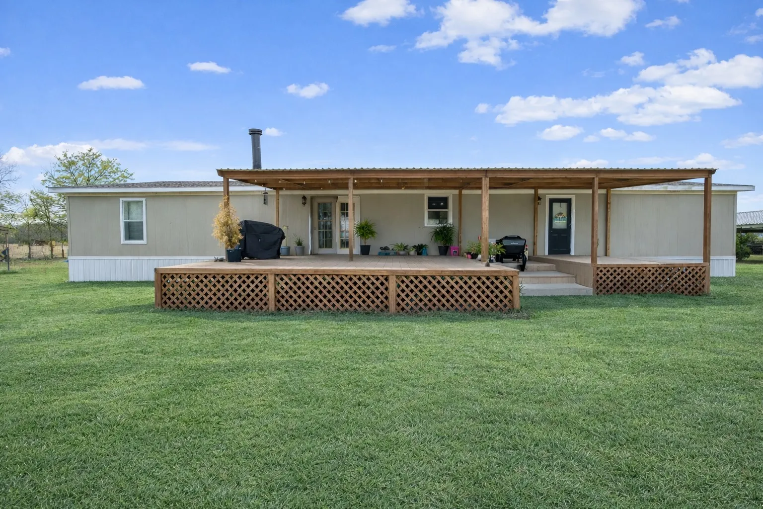 Manufactured Home For Sale in Van Zandt County , 743 VZ County Road 4222, Athens, Texas 75752, 3 Bedroom, 2 Bathroom, Garage spaces, 2,184 Sqft, built in 1999, Preowned, mls#21191158, Real Estate Agent in Athens, Homes For Sale in Van Zandt county, Homes For Sale in Athens, Realtor in Athens Texas, Real Estate Brokerage Independent Realty Texas, Luminita Cordes Realtor