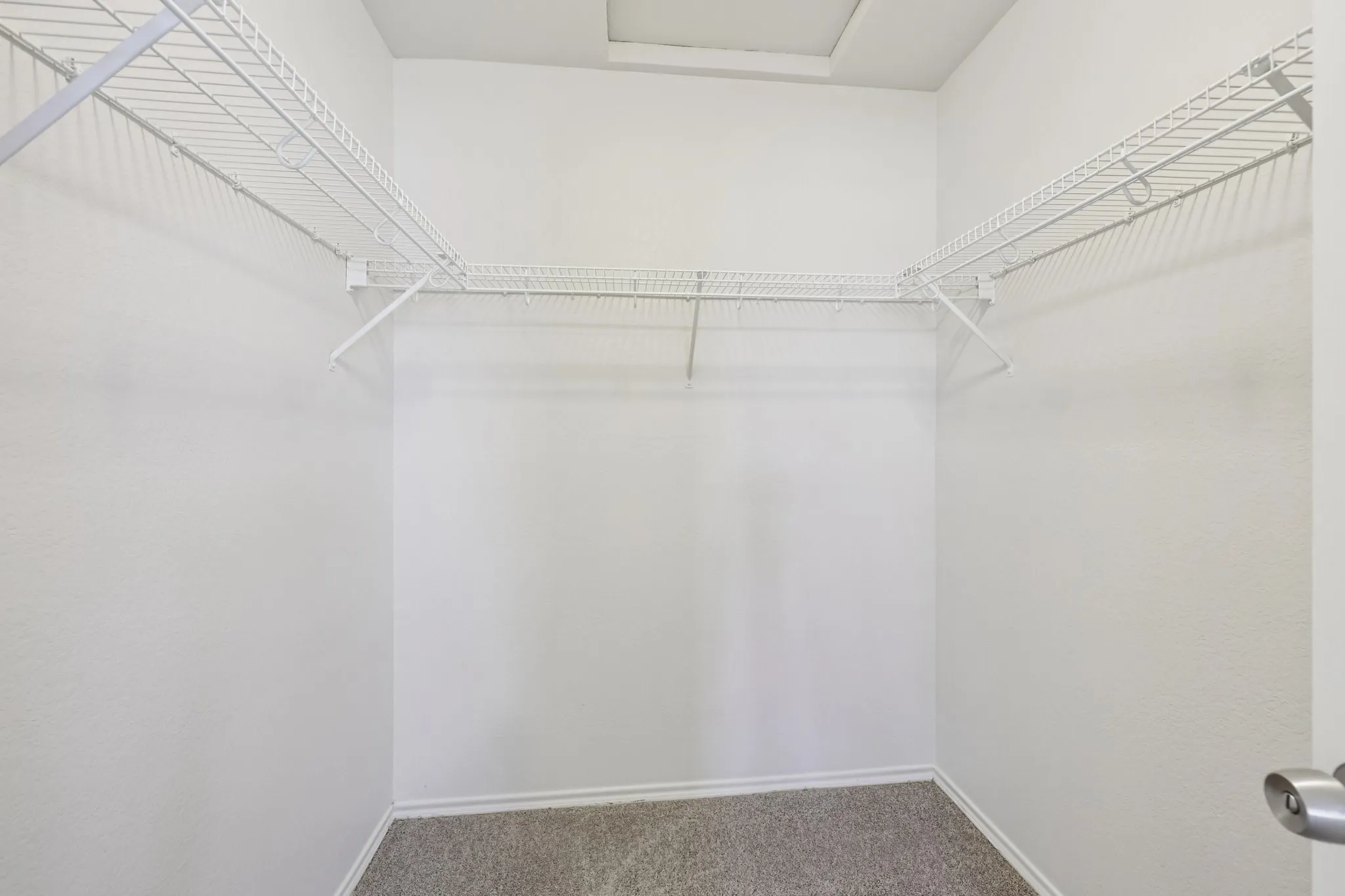Single Family Residence For Sale in Tarrant County , 10904 Braemoor Drive, Fort Worth, Texas 76052, 3 Bedroom, 2 Bathroom, 2 Garage spaces, 1,532 Sqft, built in 2006, mls#21182588, Real Estate Agent in Fort Worth, Homes For Sale in Tarrant county, Homes For Sale in Fort Worth, Realtor in Fort Worth Texas, Real Estate Brokerage Independent Realty Texas, Luminita Cordes Realtor