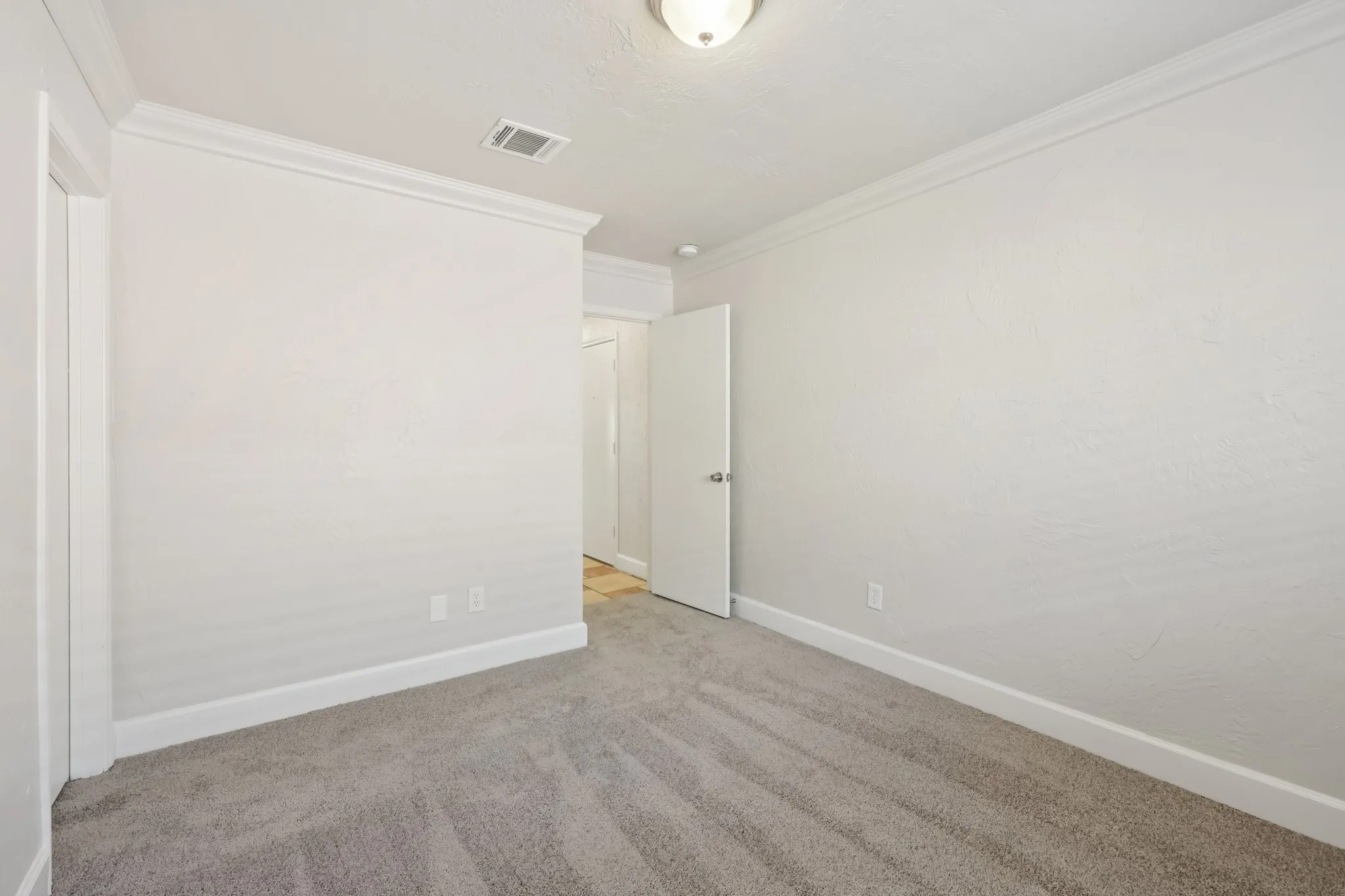 Single Family Residence For Sale in Tarrant County , 10904 Braemoor Drive, Fort Worth, Texas 76052, 3 Bedroom, 2 Bathroom, 2 Garage spaces, 1,532 Sqft, built in 2006, mls#21182588, Real Estate Agent in Fort Worth, Homes For Sale in Tarrant county, Homes For Sale in Fort Worth, Realtor in Fort Worth Texas, Real Estate Brokerage Independent Realty Texas, Luminita Cordes Realtor