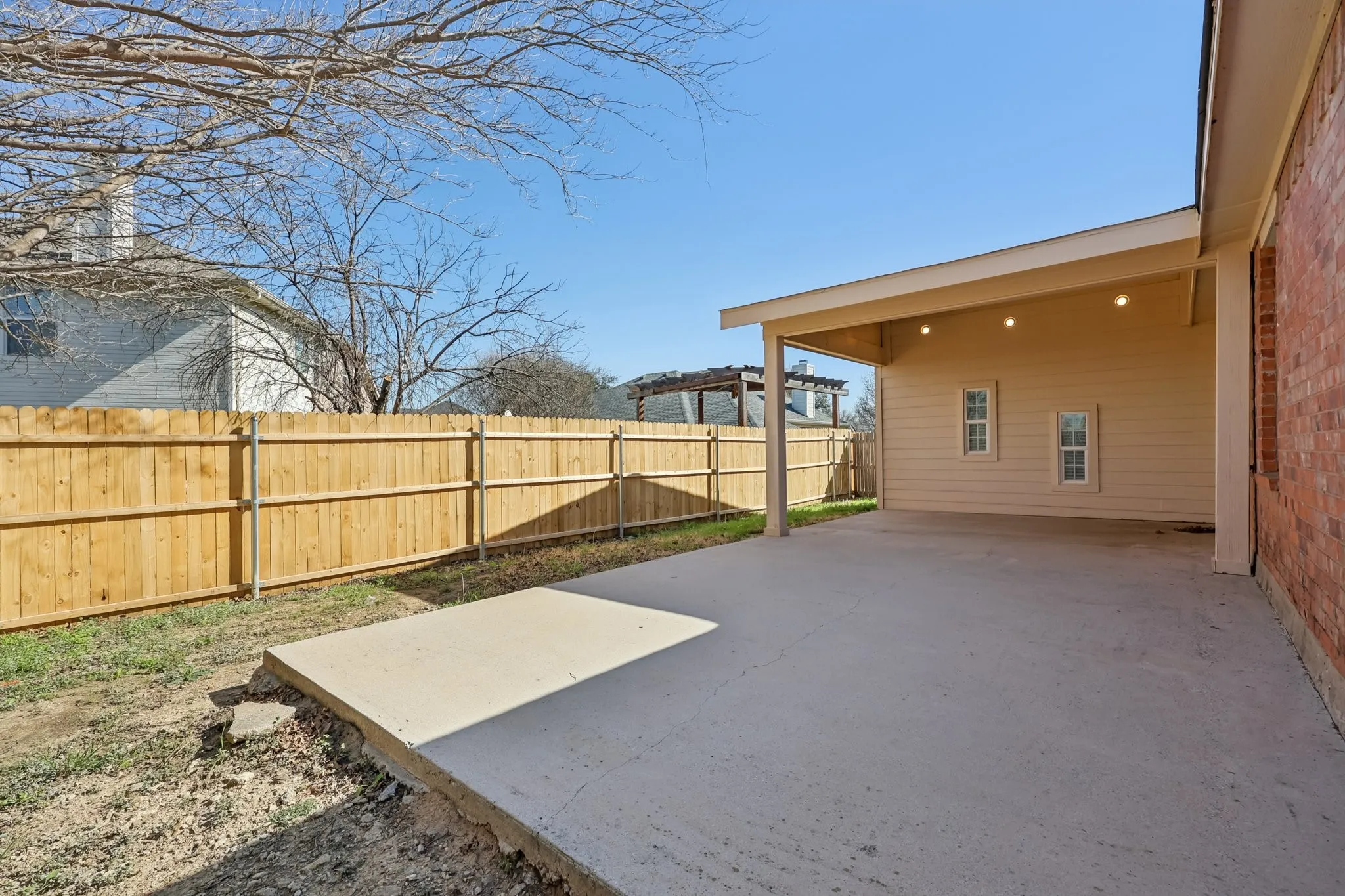 Single Family Residence For Sale in Tarrant County , 10904 Braemoor Drive, Fort Worth, Texas 76052, 3 Bedroom, 2 Bathroom, 2 Garage spaces, 1,532 Sqft, built in 2006, mls#21182588, Real Estate Agent in Fort Worth, Homes For Sale in Tarrant county, Homes For Sale in Fort Worth, Realtor in Fort Worth Texas, Real Estate Brokerage Independent Realty Texas, Luminita Cordes Realtor