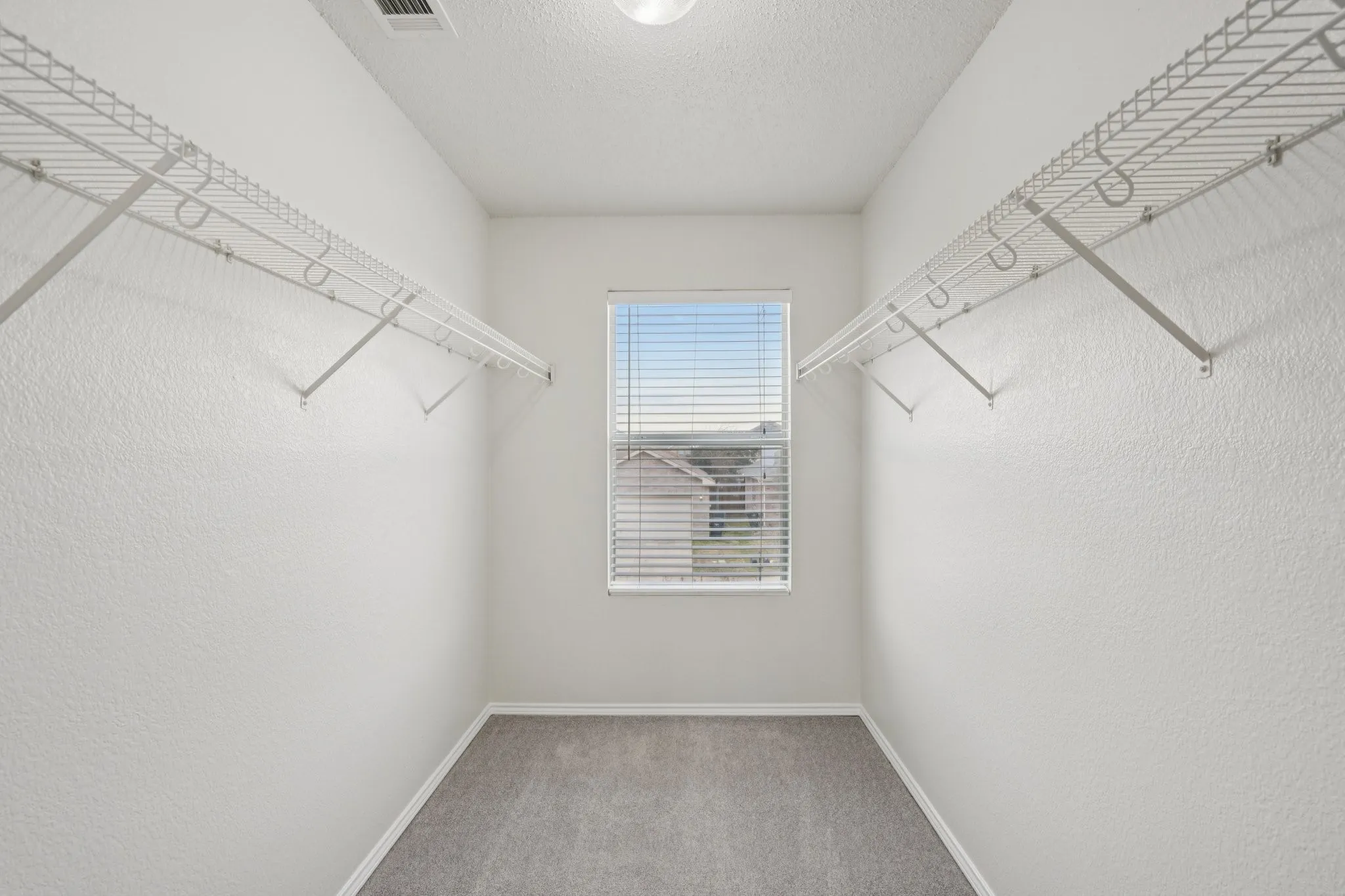 Single Family Residence For Sale in Tarrant County , 2121 Franks Street, Fort Worth, Texas 76177, 5 Bedroom, 3 Bathroom, 2 Garage spaces, 2,214 Sqft, built in 2006, mls#21175021, Real Estate Agent in Fort Worth, Homes For Sale in Tarrant county, Homes For Sale in Fort Worth, Realtor in Fort Worth Texas, Real Estate Brokerage Independent Realty Texas, Luminita Cordes Realtor