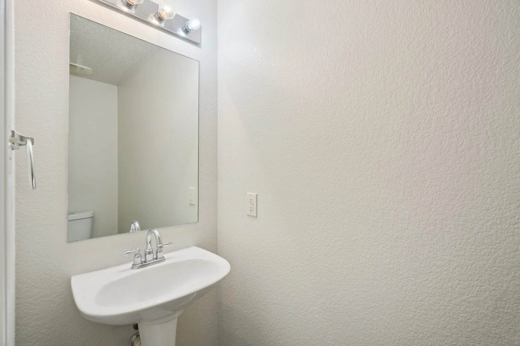 Single Family Residence For Sale in Tarrant County , 2121 Franks Street, Fort Worth, Texas 76177, 5 Bedroom, 3 Bathroom, 2 Garage spaces, 2,214 Sqft, built in 2006, mls#21175021, Real Estate Agent in Fort Worth, Homes For Sale in Tarrant county, Homes For Sale in Fort Worth, Realtor in Fort Worth Texas, Real Estate Brokerage Independent Realty Texas, Luminita Cordes Realtor