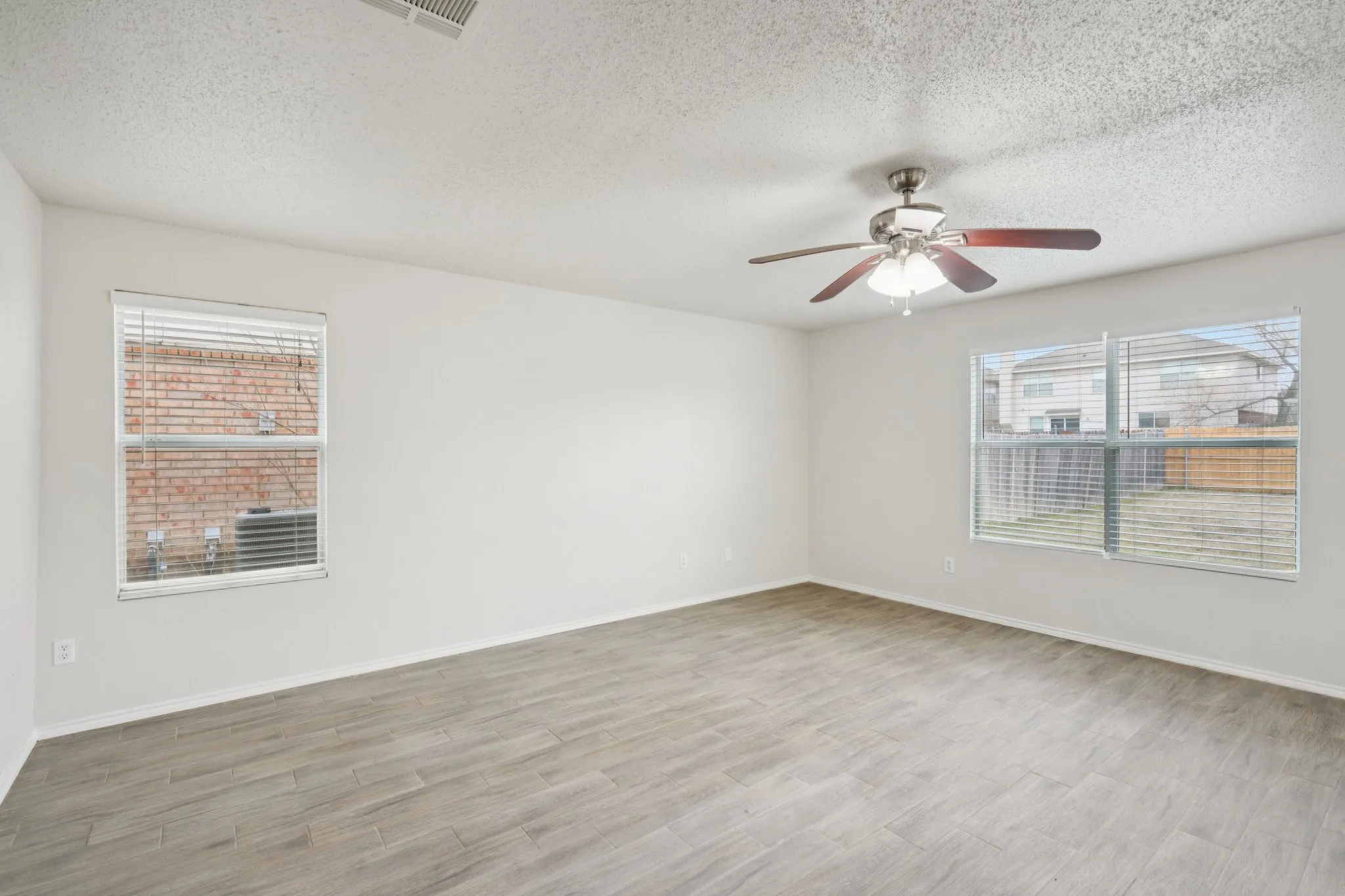 Single Family Residence For Sale in Tarrant County , 2121 Franks Street, Fort Worth, Texas 76177, 5 Bedroom, 3 Bathroom, 2 Garage spaces, 2,214 Sqft, built in 2006, mls#21175021, Real Estate Agent in Fort Worth, Homes For Sale in Tarrant county, Homes For Sale in Fort Worth, Realtor in Fort Worth Texas, Real Estate Brokerage Independent Realty Texas, Luminita Cordes Realtor