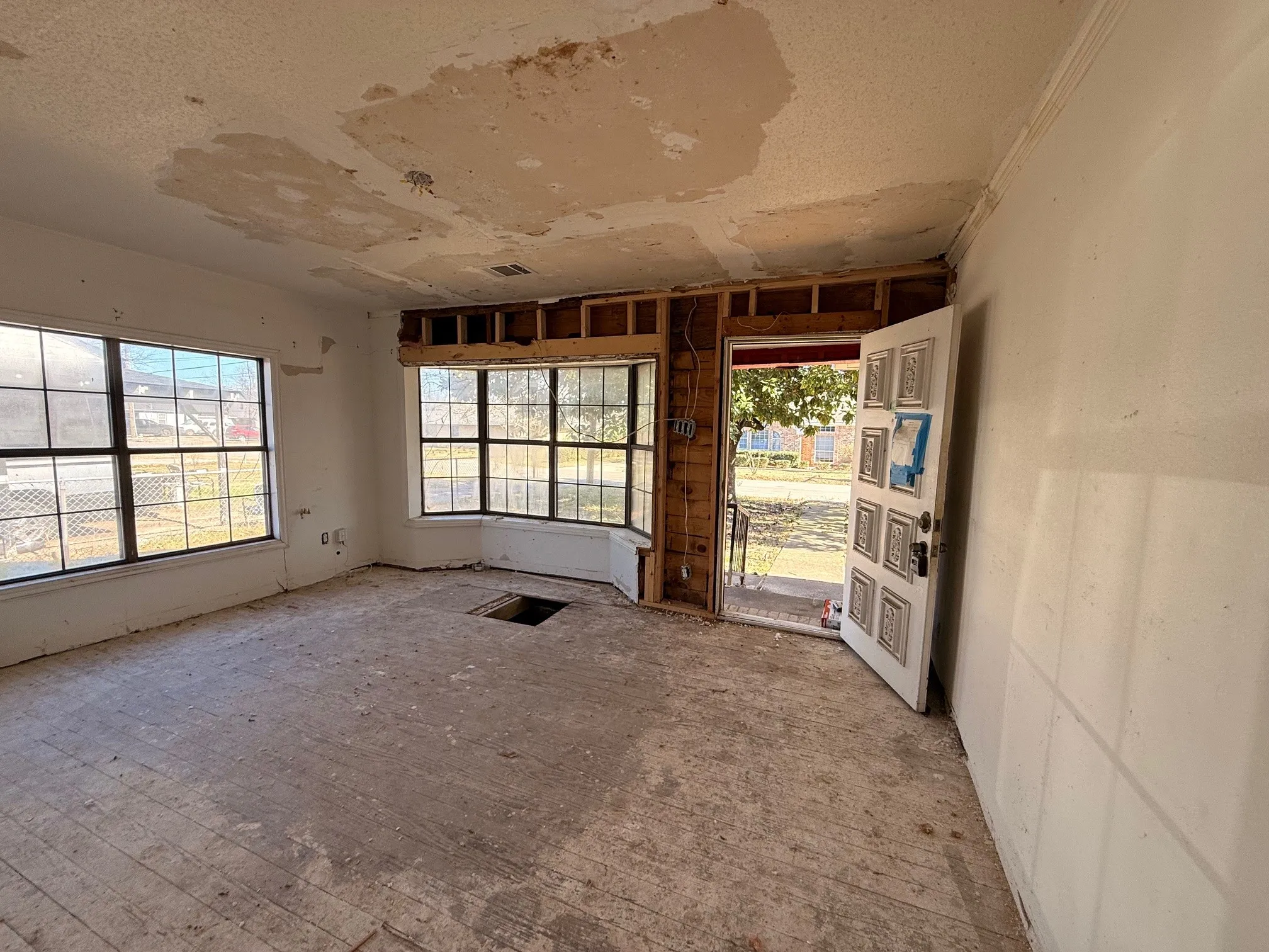 Single Family Residence For Sale in Kaufman County , 714 S Medora Street, Terrell, Texas 75160, 3 Bedroom, 1 Bathroom, 1 Garage spaces, 1,492 Sqft, built in 1950, mls#21191209, Real Estate Agent in Terrell, Homes For Sale in Kaufman county, Homes For Sale in Terrell, Realtor in Terrell Texas, Real Estate Brokerage Independent Realty Texas, Luminita Cordes Realtor