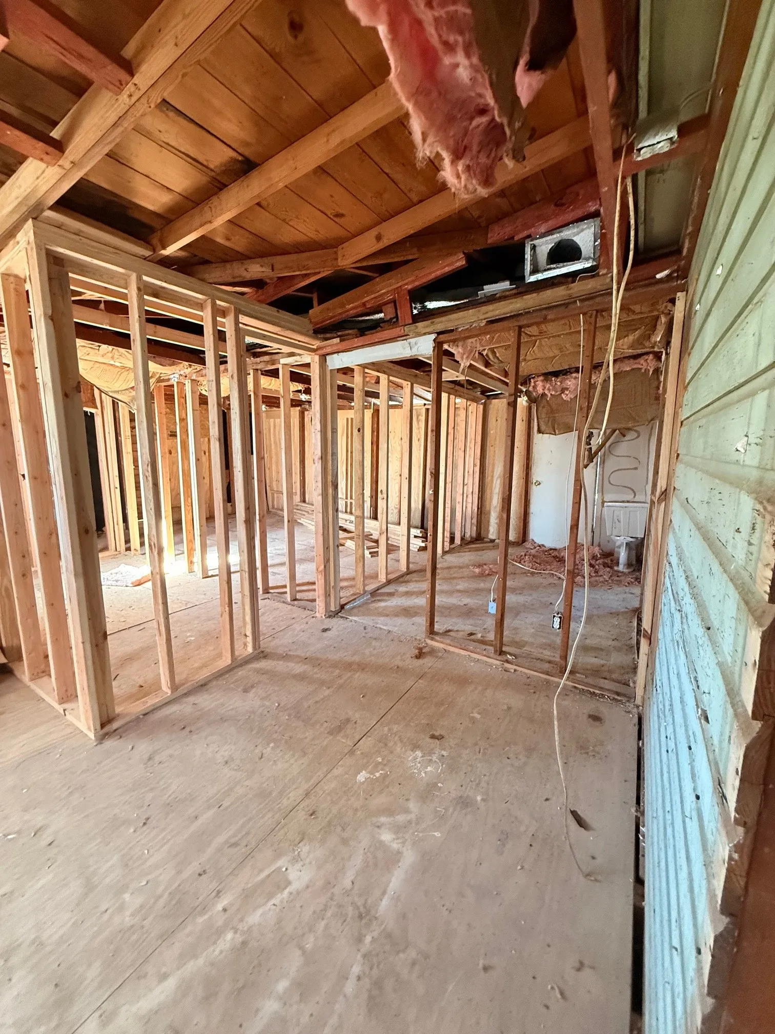 Single Family Residence For Sale in Kaufman County , 714 S Medora Street, Terrell, Texas 75160, 3 Bedroom, 1 Bathroom, 1 Garage spaces, 1,492 Sqft, built in 1950, mls#21191209, Real Estate Agent in Terrell, Homes For Sale in Kaufman county, Homes For Sale in Terrell, Realtor in Terrell Texas, Real Estate Brokerage Independent Realty Texas, Luminita Cordes Realtor