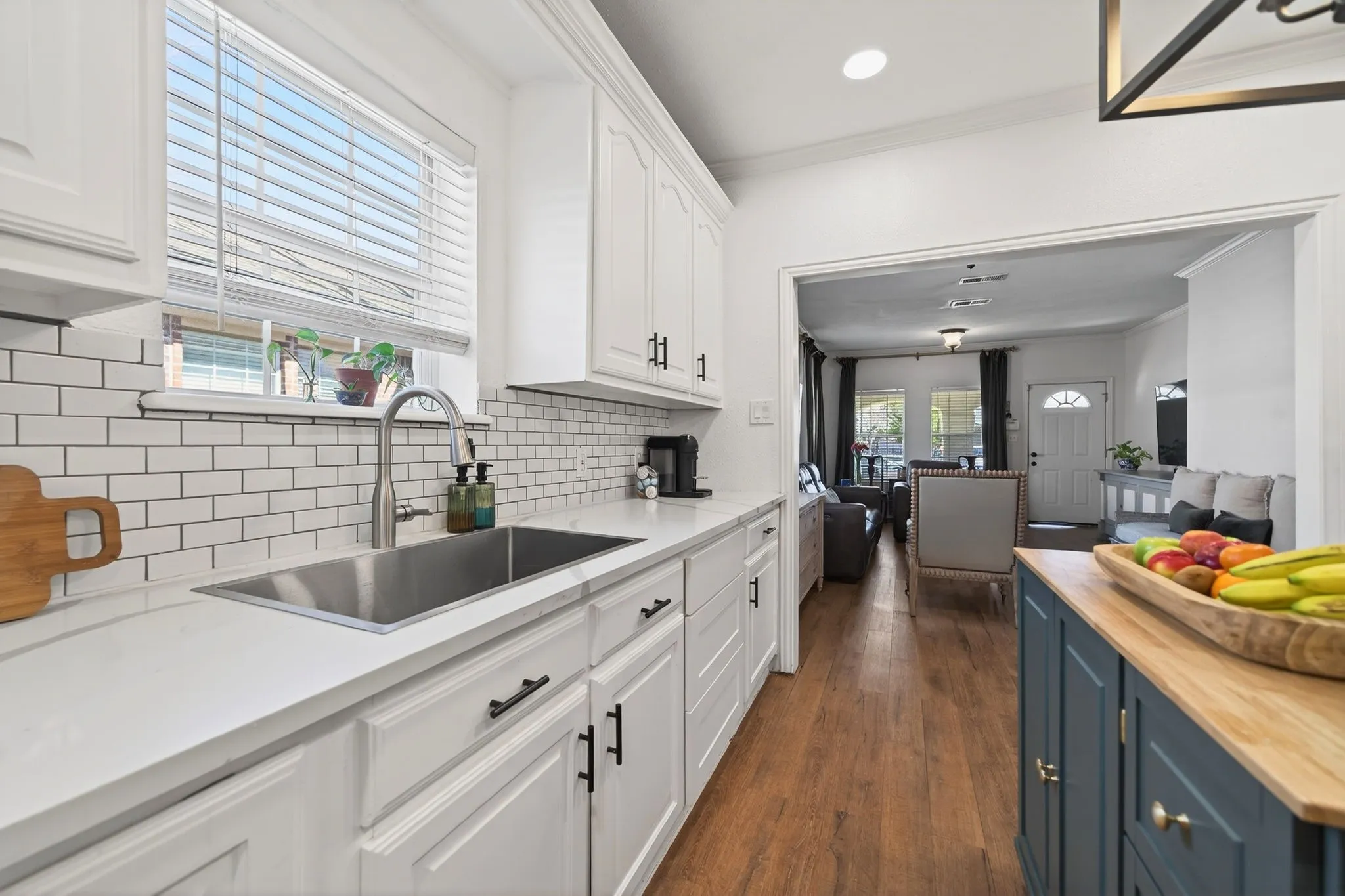 Single Family Residence For Sale in Dallas County , 607 Bethpage Avenue, Dallas, Texas 75217, 4 Bedroom, 4 Bathroom, Garage spaces, 2,256 Sqft, built in 1923, Preowned, mls#21190911, Real Estate Agent in Dallas, Homes For Sale in Dallas county, Homes For Sale in Dallas, Realtor in Dallas Texas, Real Estate Brokerage Independent Realty Texas, Luminita Cordes Realtor