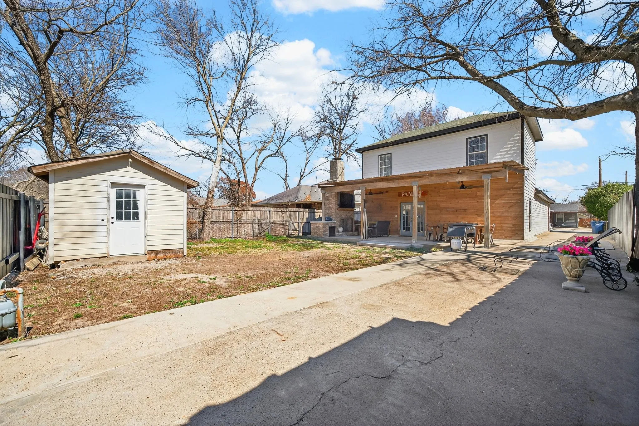 Single Family Residence For Sale in Dallas County , 607 Bethpage Avenue, Dallas, Texas 75217, 4 Bedroom, 4 Bathroom, Garage spaces, 2,256 Sqft, built in 1923, Preowned, mls#21190911, Real Estate Agent in Dallas, Homes For Sale in Dallas county, Homes For Sale in Dallas, Realtor in Dallas Texas, Real Estate Brokerage Independent Realty Texas, Luminita Cordes Realtor