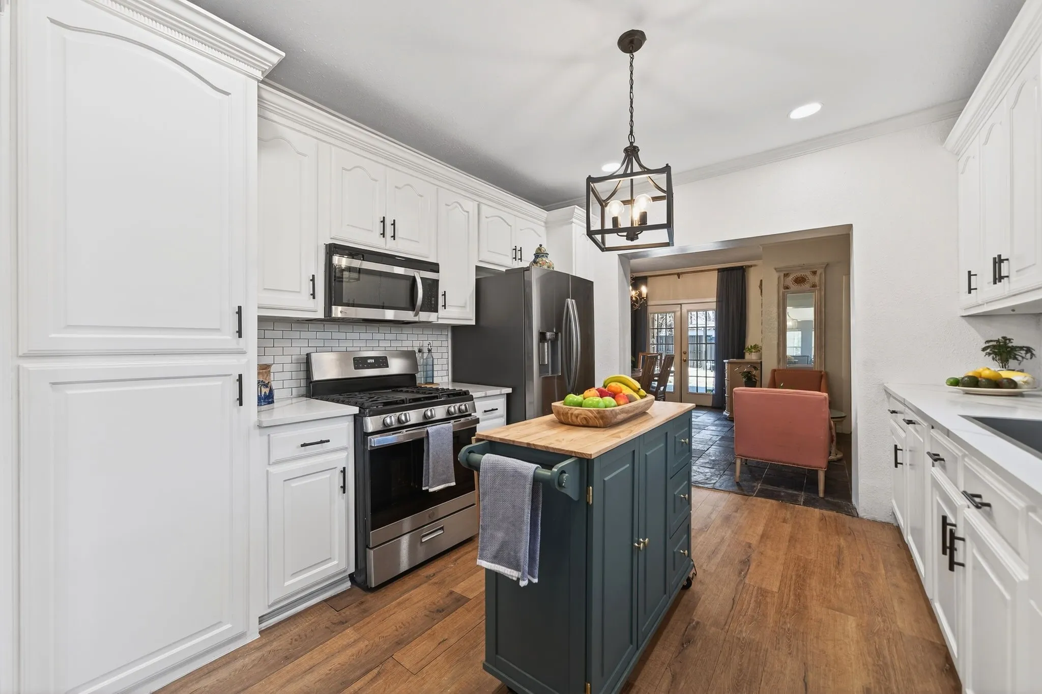Single Family Residence For Sale in Dallas County , 607 Bethpage Avenue, Dallas, Texas 75217, 4 Bedroom, 4 Bathroom, Garage spaces, 2,256 Sqft, built in 1923, Preowned, mls#21190911, Real Estate Agent in Dallas, Homes For Sale in Dallas county, Homes For Sale in Dallas, Realtor in Dallas Texas, Real Estate Brokerage Independent Realty Texas, Luminita Cordes Realtor
