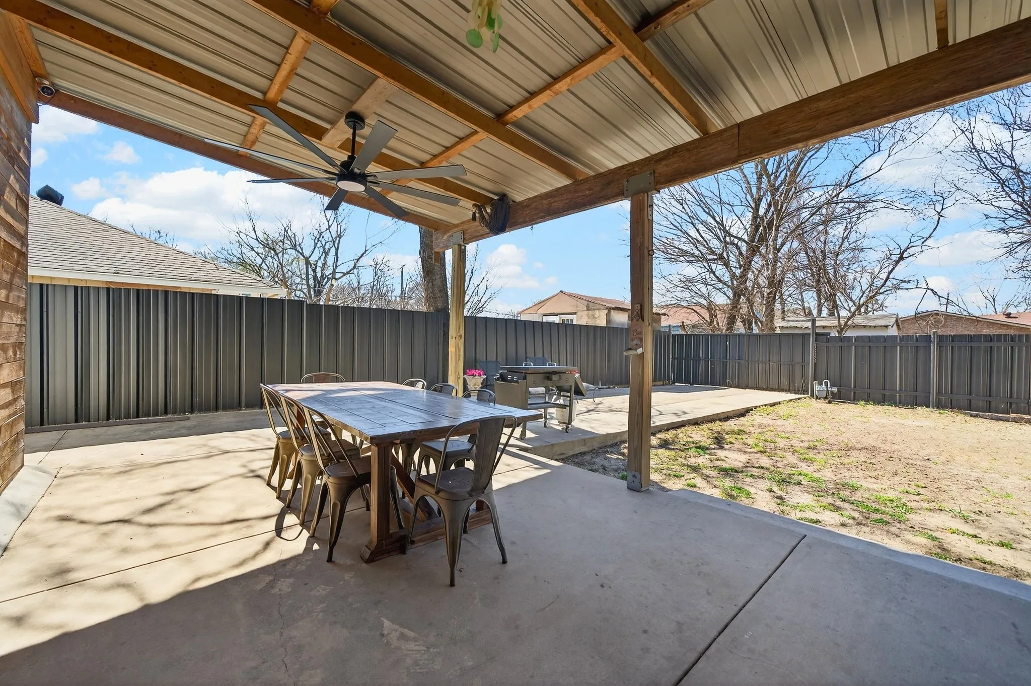 Single Family Residence For Sale in Dallas County , 607 Bethpage Avenue, Dallas, Texas 75217, 4 Bedroom, 4 Bathroom, Garage spaces, 2,256 Sqft, built in 1923, Preowned, mls#21190911, Real Estate Agent in Dallas, Homes For Sale in Dallas county, Homes For Sale in Dallas, Realtor in Dallas Texas, Real Estate Brokerage Independent Realty Texas, Luminita Cordes Realtor