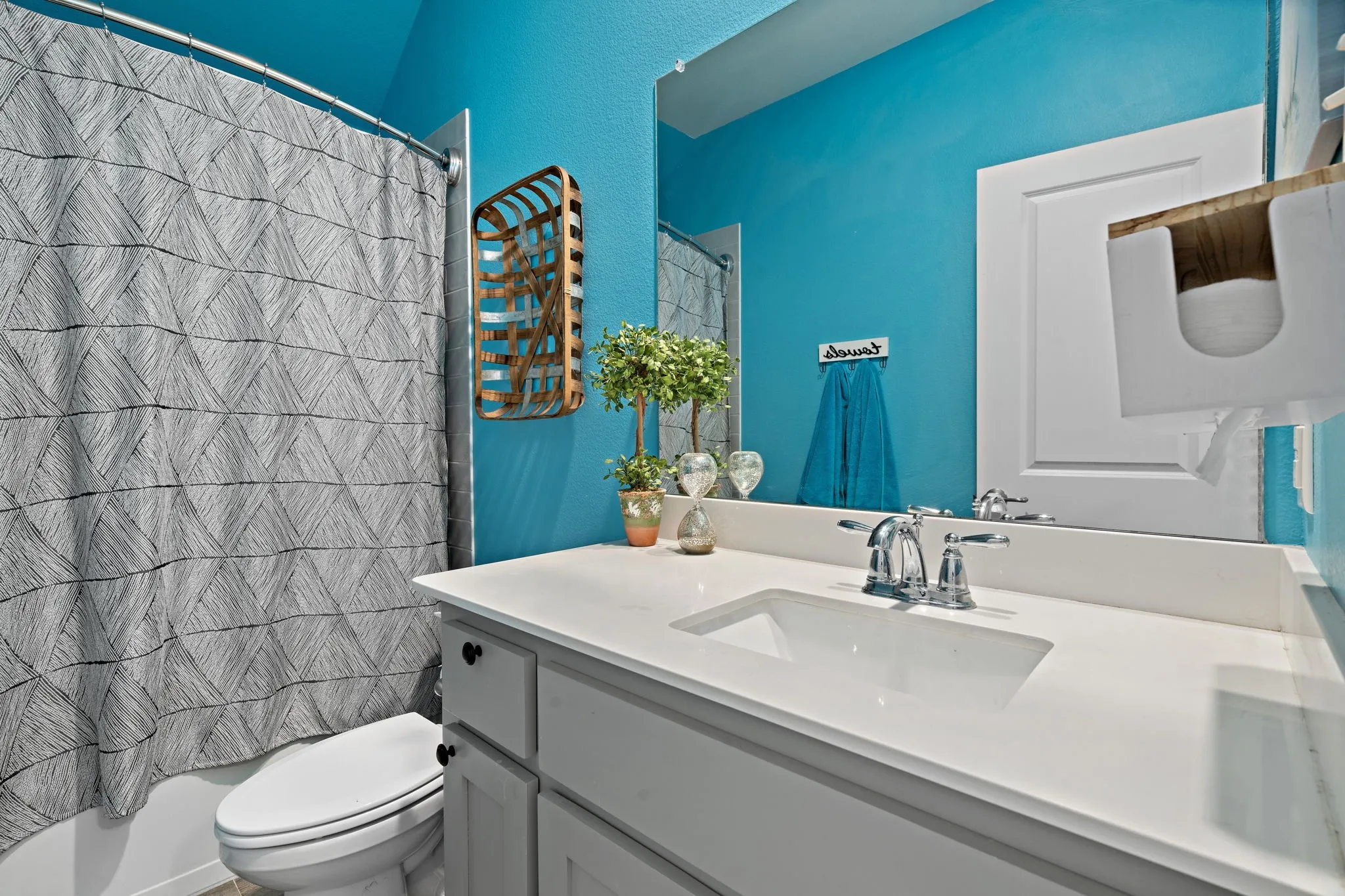 Single Family Residence For Sale in Collin County , 2908 Log Cabin Drive, Celina, Texas 75009, 3 Bedroom, 2 Bathroom, 2 Garage spaces, 1,694 Sqft, built in 2021, Preowned, mls#21190785, Real Estate Agent in Celina, Homes For Sale in Collin county, Homes For Sale in Celina, Realtor in Celina Texas, Real Estate Brokerage Independent Realty Texas, Luminita Cordes Realtor