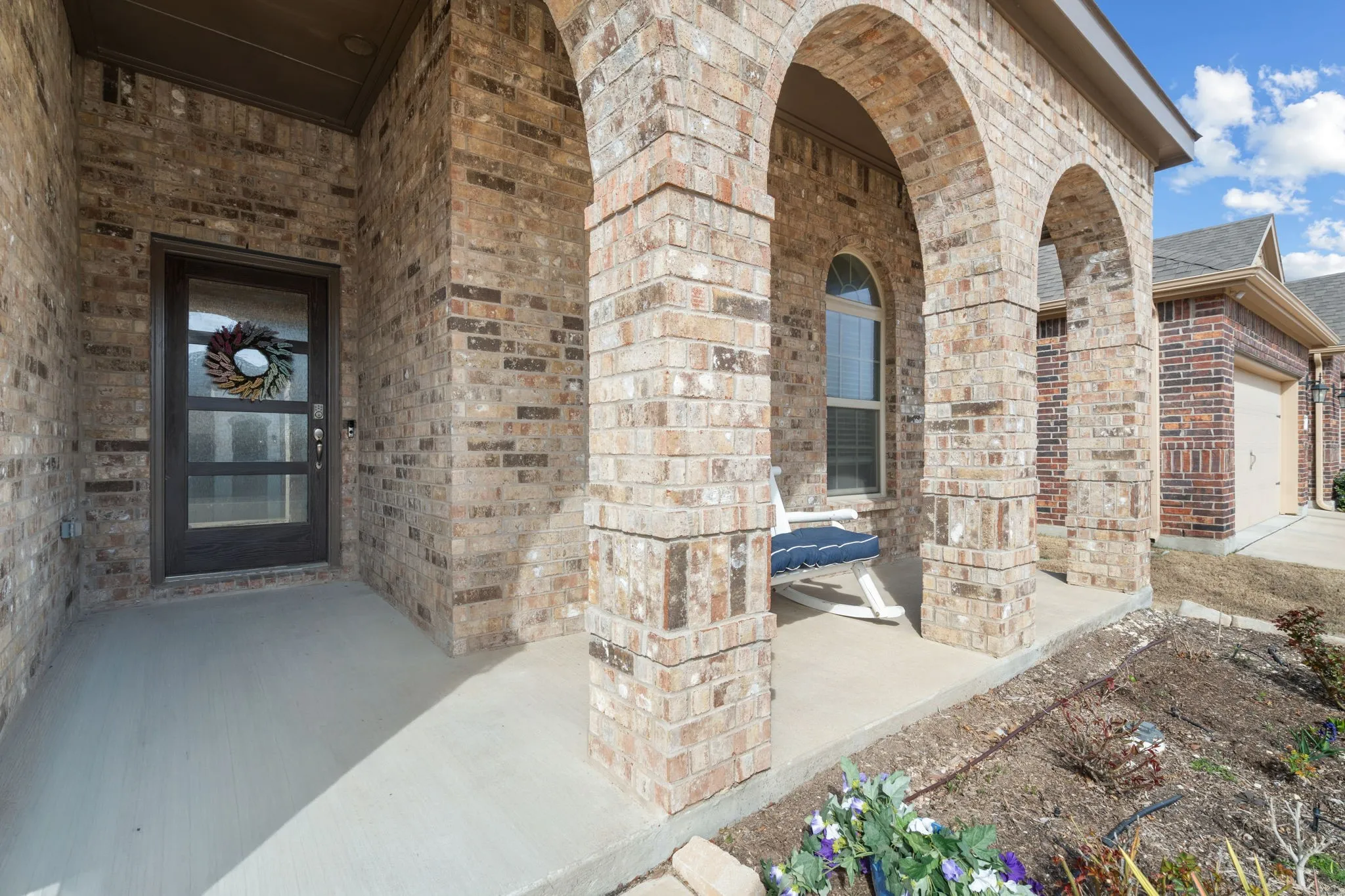 Single Family Residence For Sale in Collin County , 2908 Log Cabin Drive, Celina, Texas 75009, 3 Bedroom, 2 Bathroom, 2 Garage spaces, 1,694 Sqft, built in 2021, Preowned, mls#21190785, Real Estate Agent in Celina, Homes For Sale in Collin county, Homes For Sale in Celina, Realtor in Celina Texas, Real Estate Brokerage Independent Realty Texas, Luminita Cordes Realtor