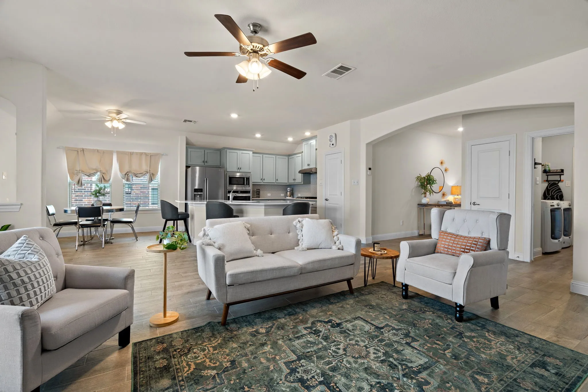 Single Family Residence For Sale in Collin County , 2908 Log Cabin Drive, Celina, Texas 75009, 3 Bedroom, 2 Bathroom, 2 Garage spaces, 1,694 Sqft, built in 2021, Preowned, mls#21190785, Real Estate Agent in Celina, Homes For Sale in Collin county, Homes For Sale in Celina, Realtor in Celina Texas, Real Estate Brokerage Independent Realty Texas, Luminita Cordes Realtor